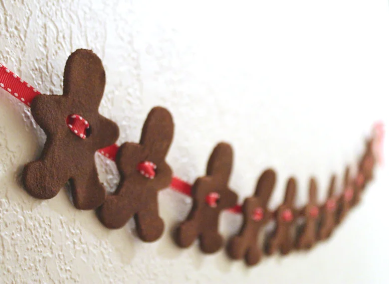 DIY Gingerbread Man Garland