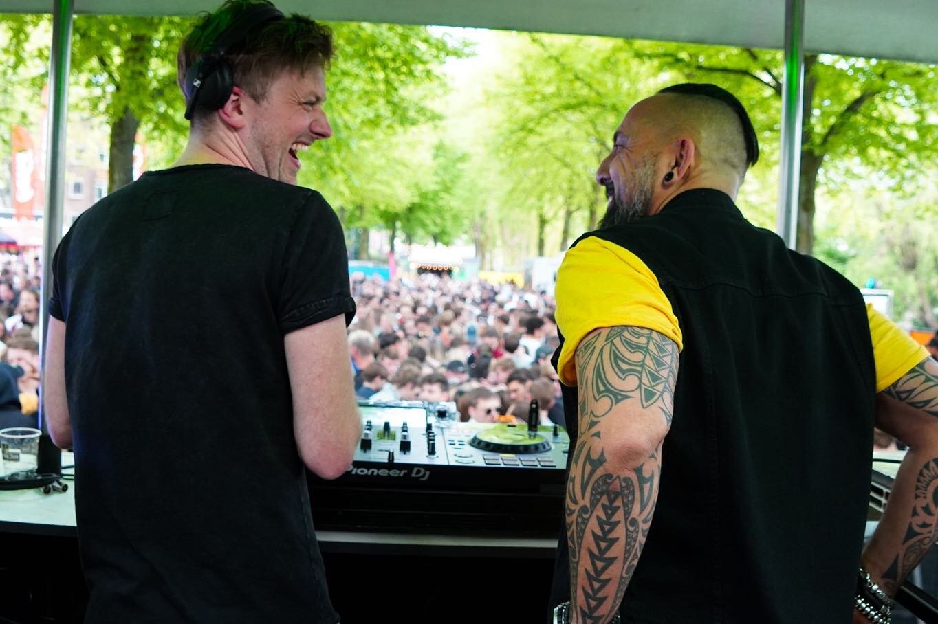 Big fun playing with the legend @mcpryme at @toffedeuntjes Wageningen yesterday! Special thanks to @robertfeelgood for the last minute invite. 

#bevrijdingsdag #toffedeuntjes #iamm #bevrijdingsfestival #wageningen