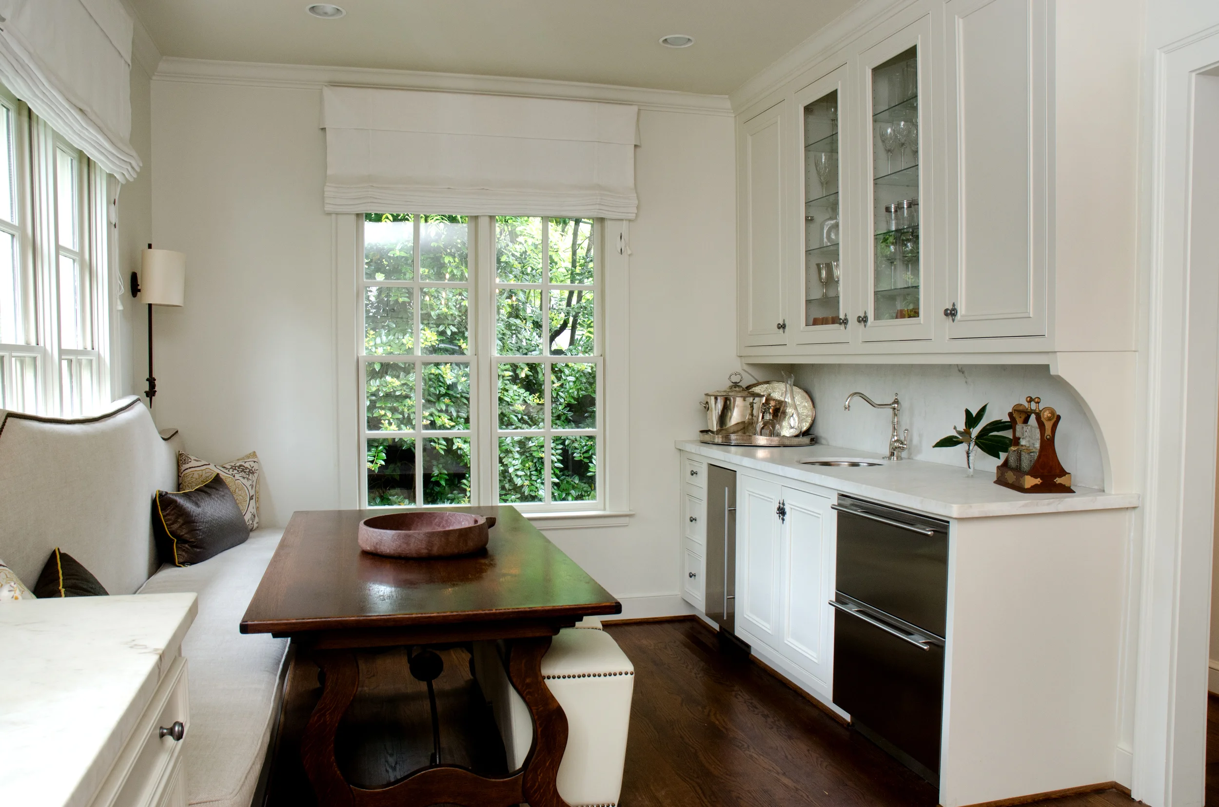 Beautiful banquette and bar designed and fabricated by Cantley & Company.