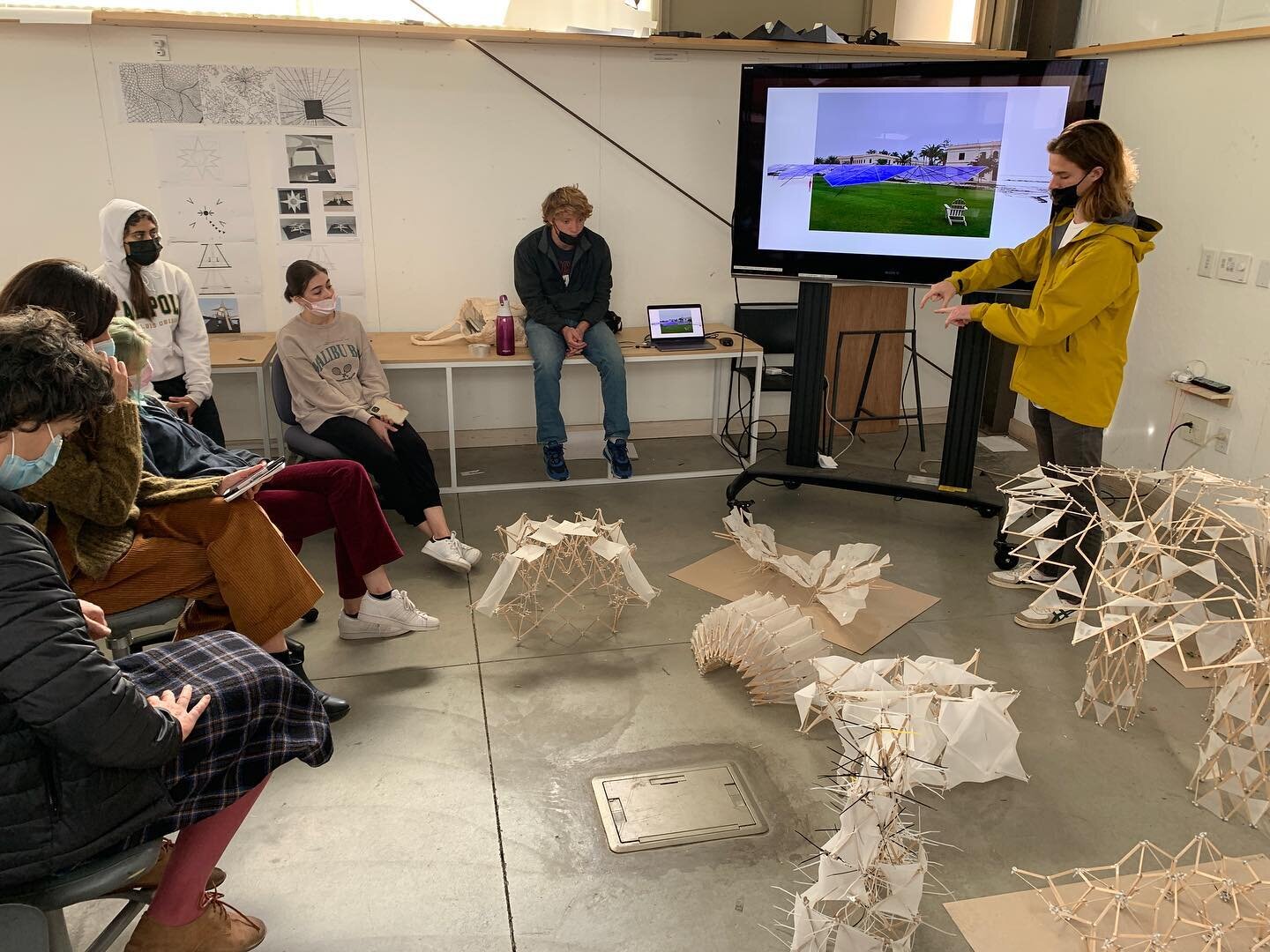 ARCH 101: Deployable Structures final review! Thanks @julianamaxim @adrianacuellar75 and Can Bilsel for a great conversation! #deployablestructures #deployablearchitecture #deployable #arch101