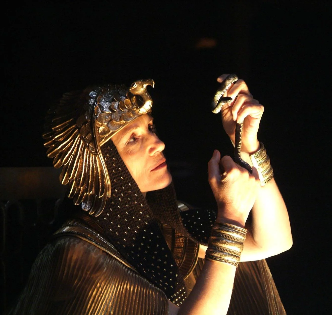 Harriet Walter as Cleopatra in the RSC's production of Antony & Cleopatra in 2006, directed by Gregory Doran.