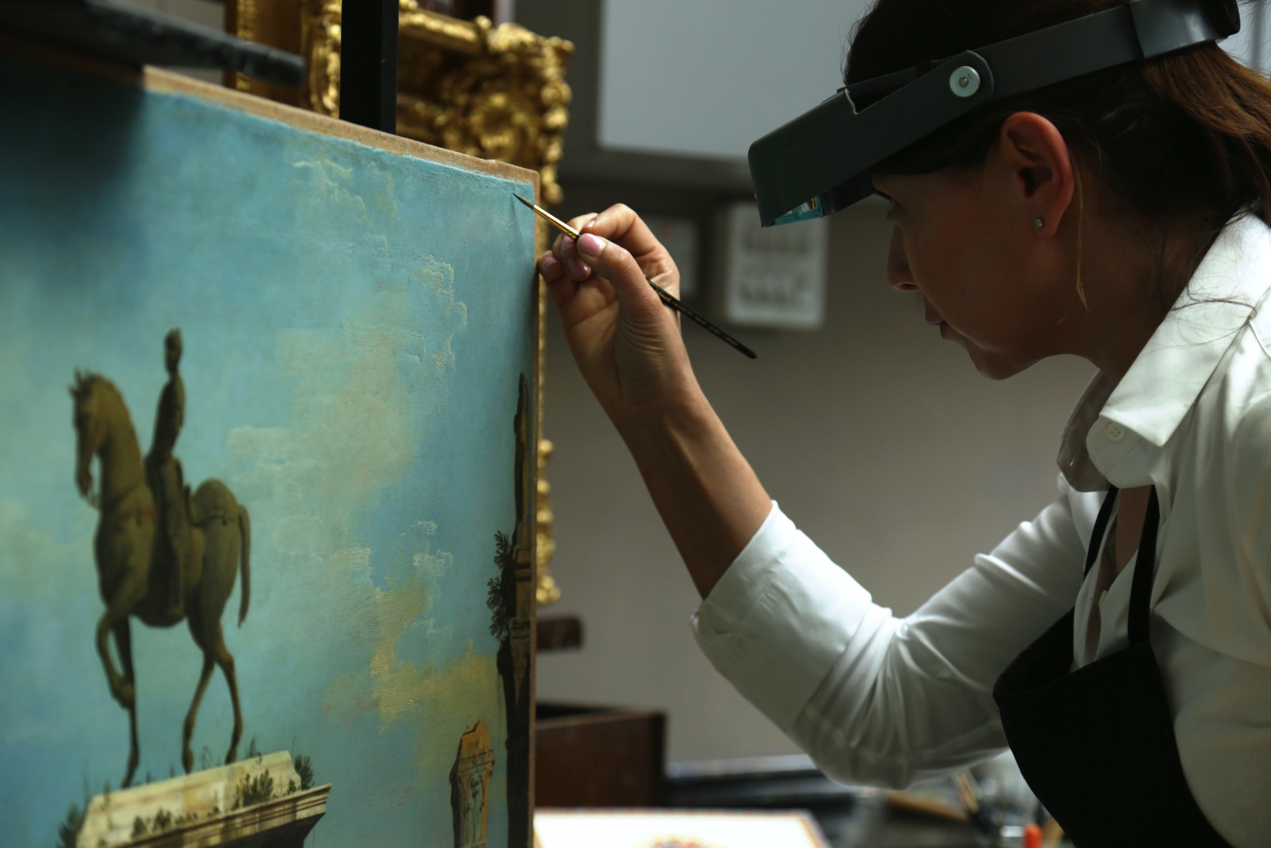 Filming inside the conservation room at Windsor Castle_5 © EXHIBITION ON SCREEN (David Bickerstaff)