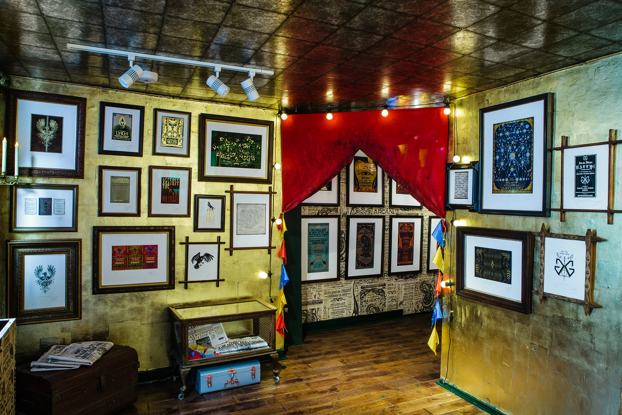1_HOUSE OF MINALIMA, FANTASTIC BEASTS, CRIMES OF GRINDELWALD FLOOR.jpg