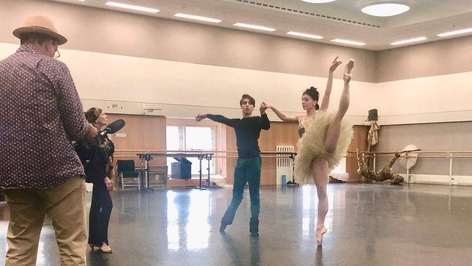 Gerry+Fox+filming+a+rehearsal+of+La+Bayadere+with+Natalia+Osipova%2C+Cesar+Corrales+and+Natalia+Makarova+directing+%28c%29+Justine+Waddell.jpg