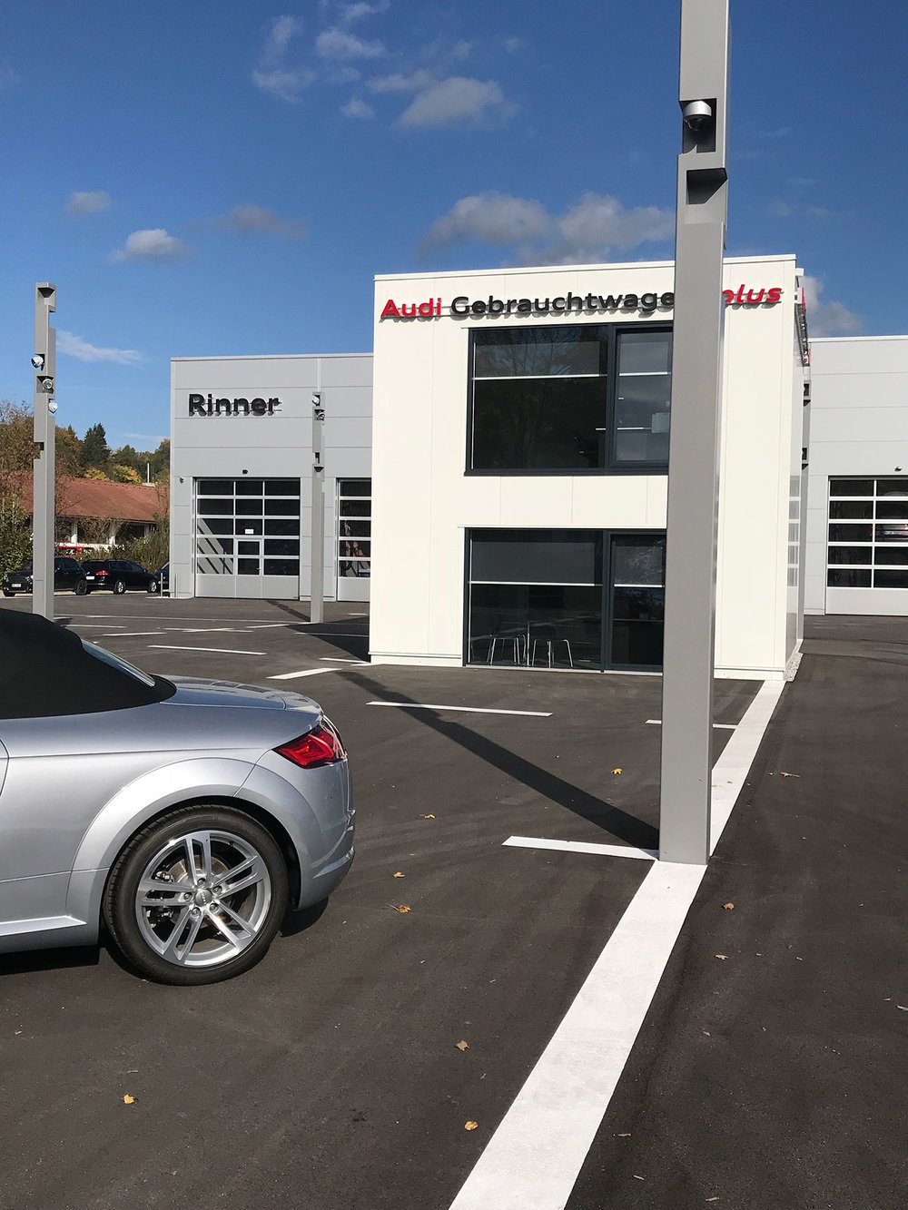 Audi-Gebrauchtwagenzentrum-Bad-Toelz_Krinner-Architektur_5.jpg