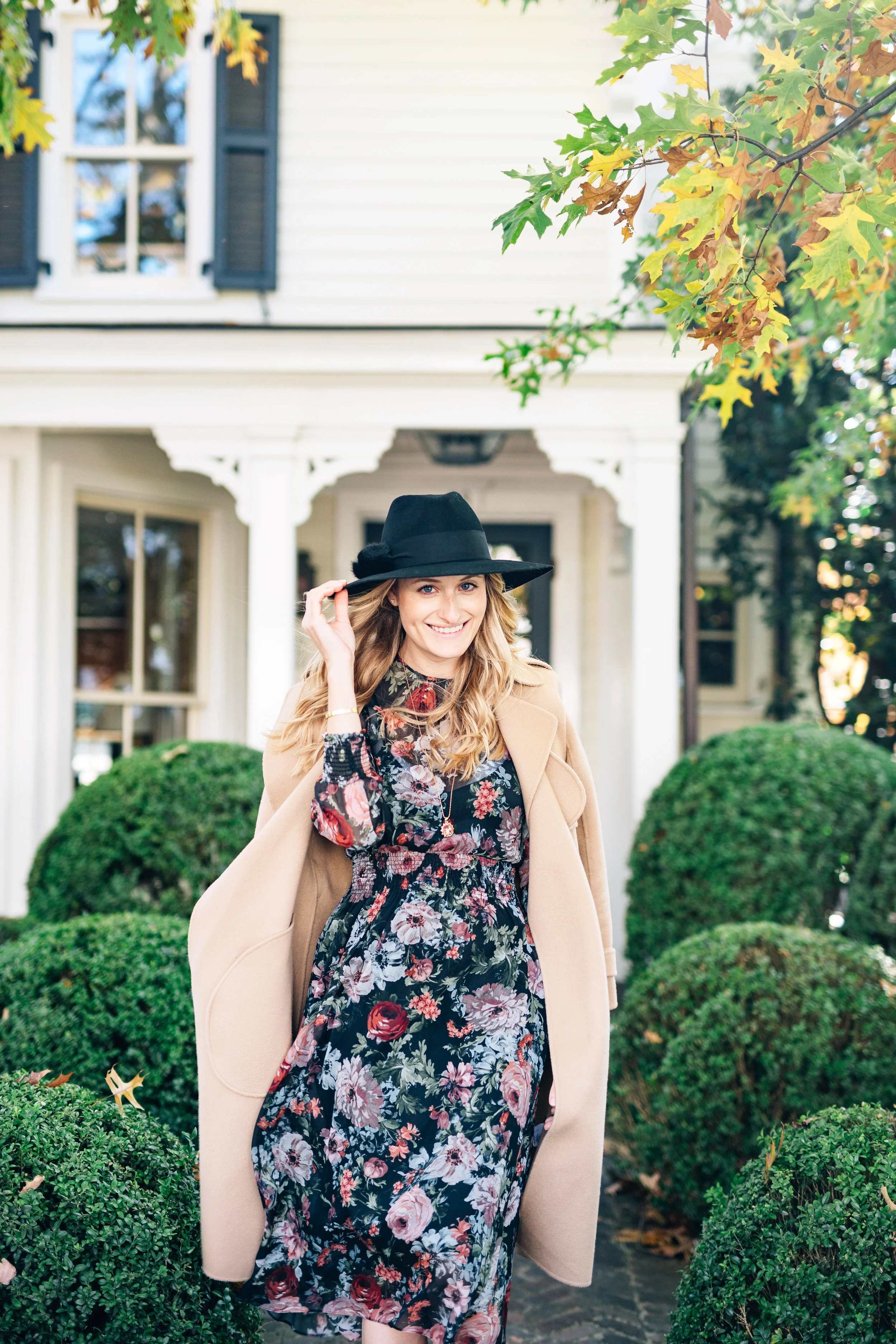 STEPHANIETROTTA-THEGIRLGUIDE.jpg