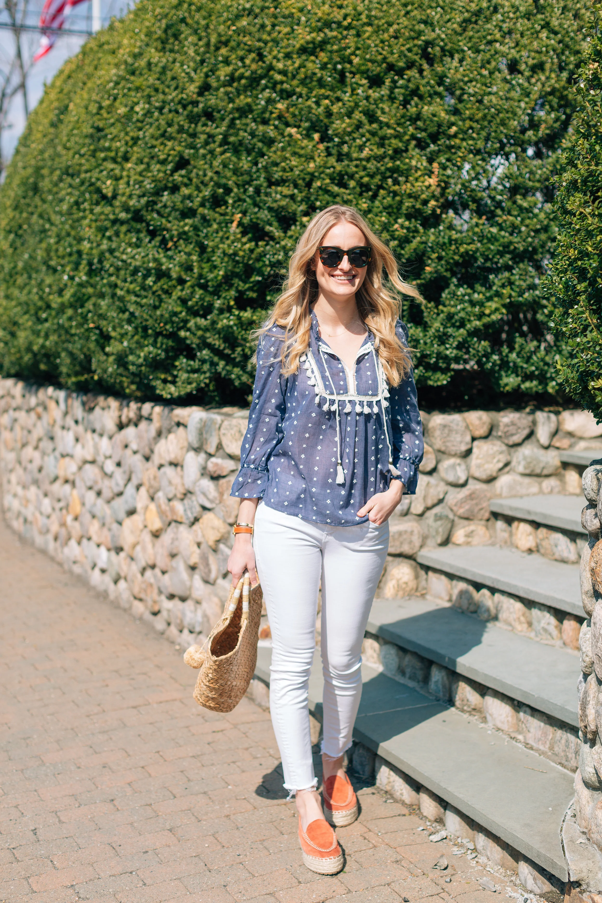 STEPHANIETROTTA-THEGIRLGUIDE.jpg