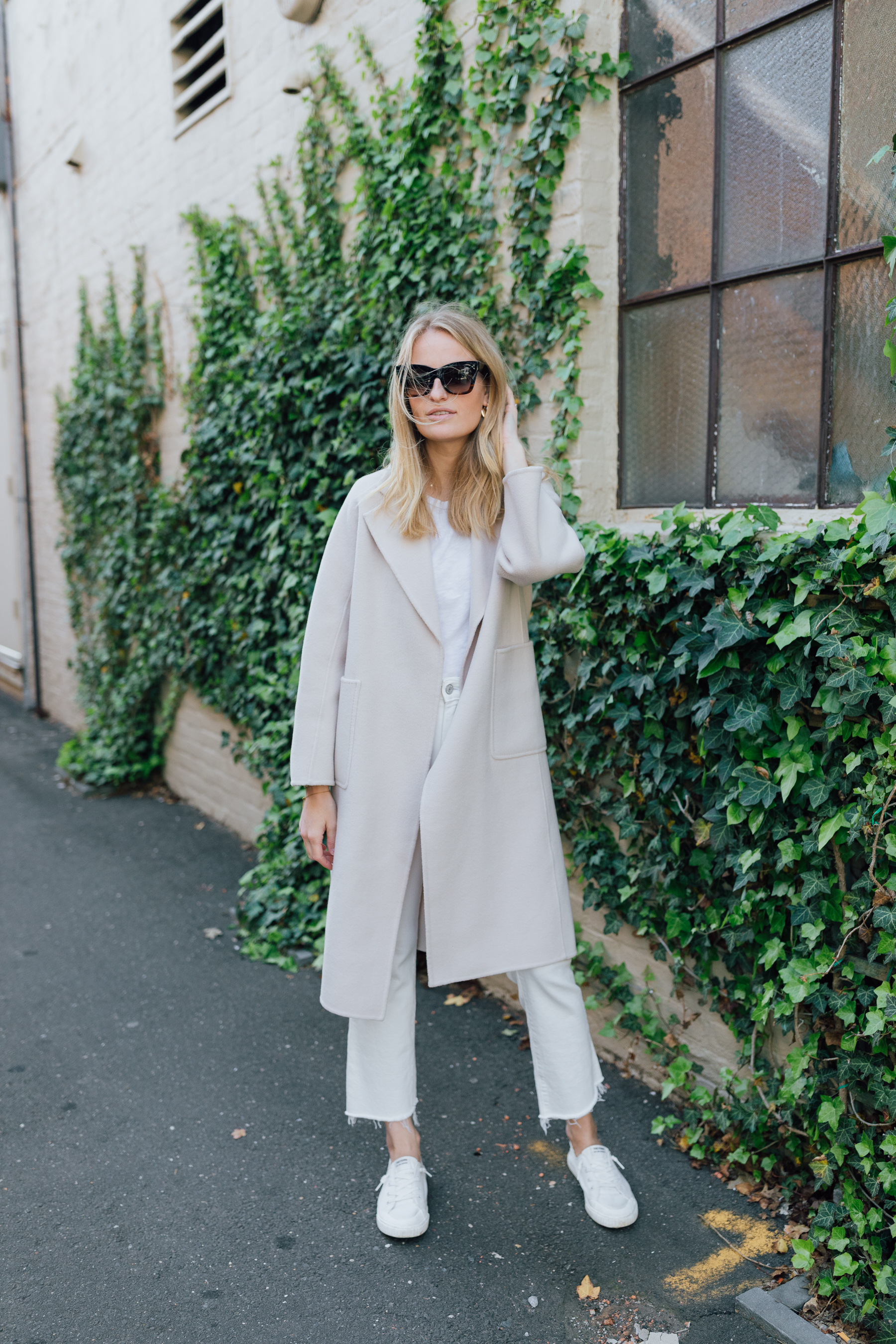 Neutral outfit for Spring and Fall // Oversized coat from The Curated styled with sneakers // Cindy Hattersley // Cindy Trotta