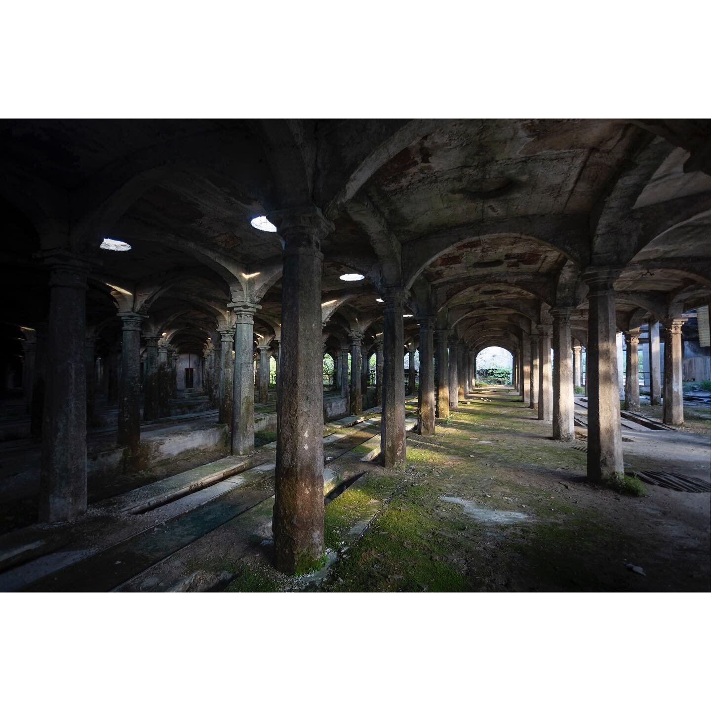 Cementificio, Bergamo
.
#urbexphotography #abandonedaustralia  #urbex #abandoned #urbanexploration #realgoodmag #oftheafternoon #yetmagazine #imaginarymagnitude #abandonedplaces #somewheremag #theheavycollective #documentingspace #rundownmagazine #ur