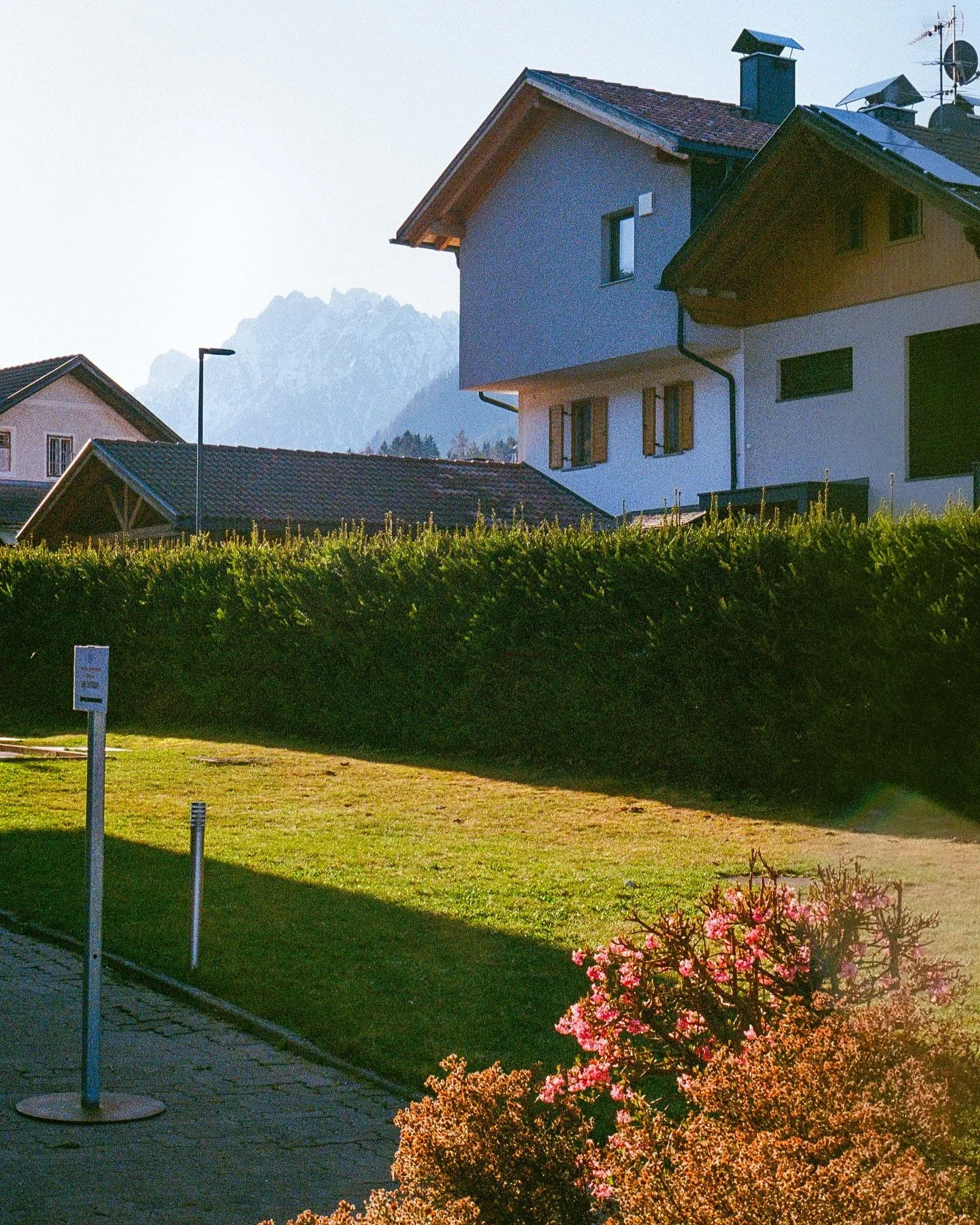 Somewhere in the Dolomites ✨
Ultramax 400
#35mm #infilmwetrust #analogphotography #filmphotography #analogfilm #thefilmrenaissance #moderndayanalogue #filmisnotdead #thefilmstead #restorefrombackup #negativemag #naturefilmed #madewithkodak #solarcoll