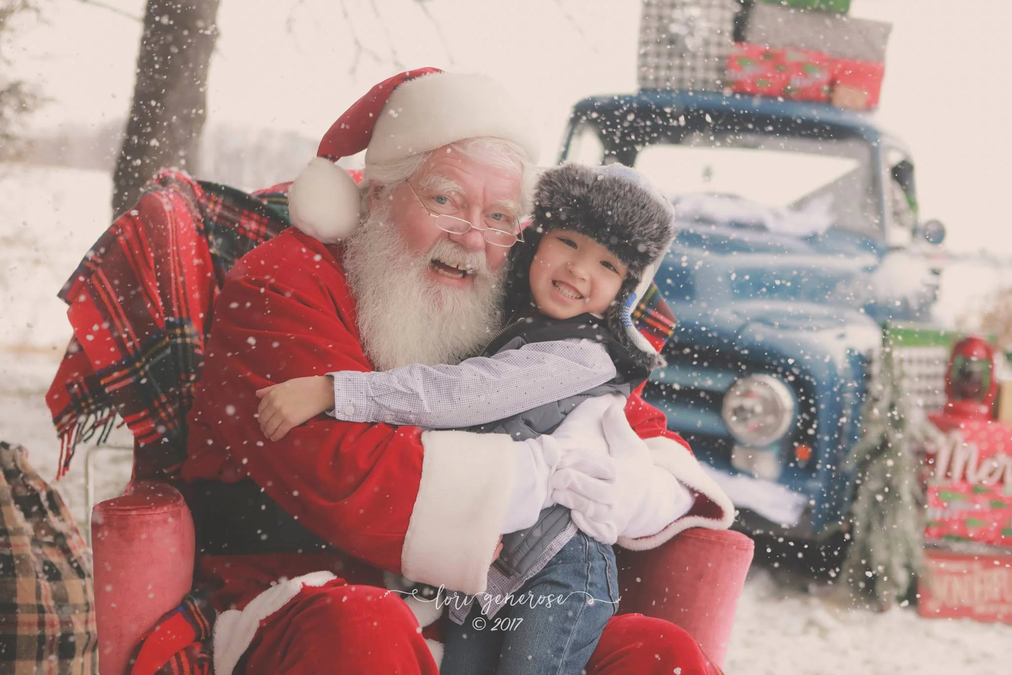 lorigeneroselgphotographyoutdoorsantacomestolg2018.jpg