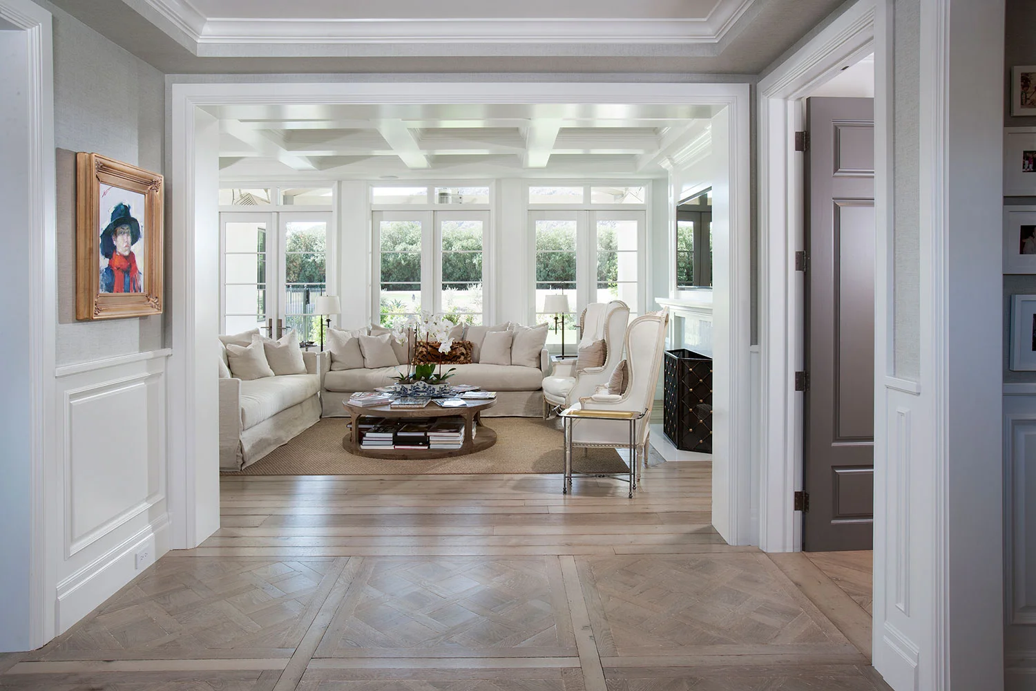 paradisevalley-arcadia-custom-homes-white-millwork-wainscoting-hearingbone-floor-vistaGeneral.jpg