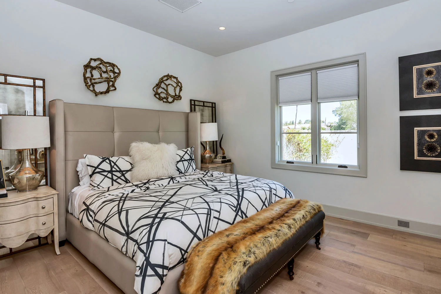 Stately-Arcadia-Two-Story-03.jpg
