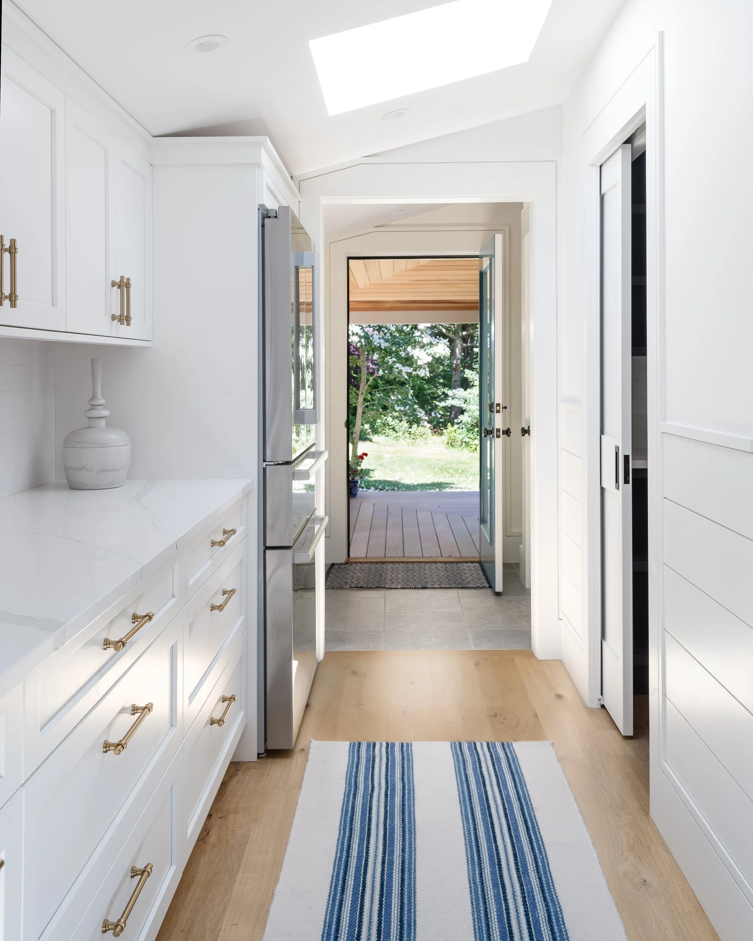 2023_Pinsky_Orleans_15_IN_kitchen entryway_Metropolitan.jpg