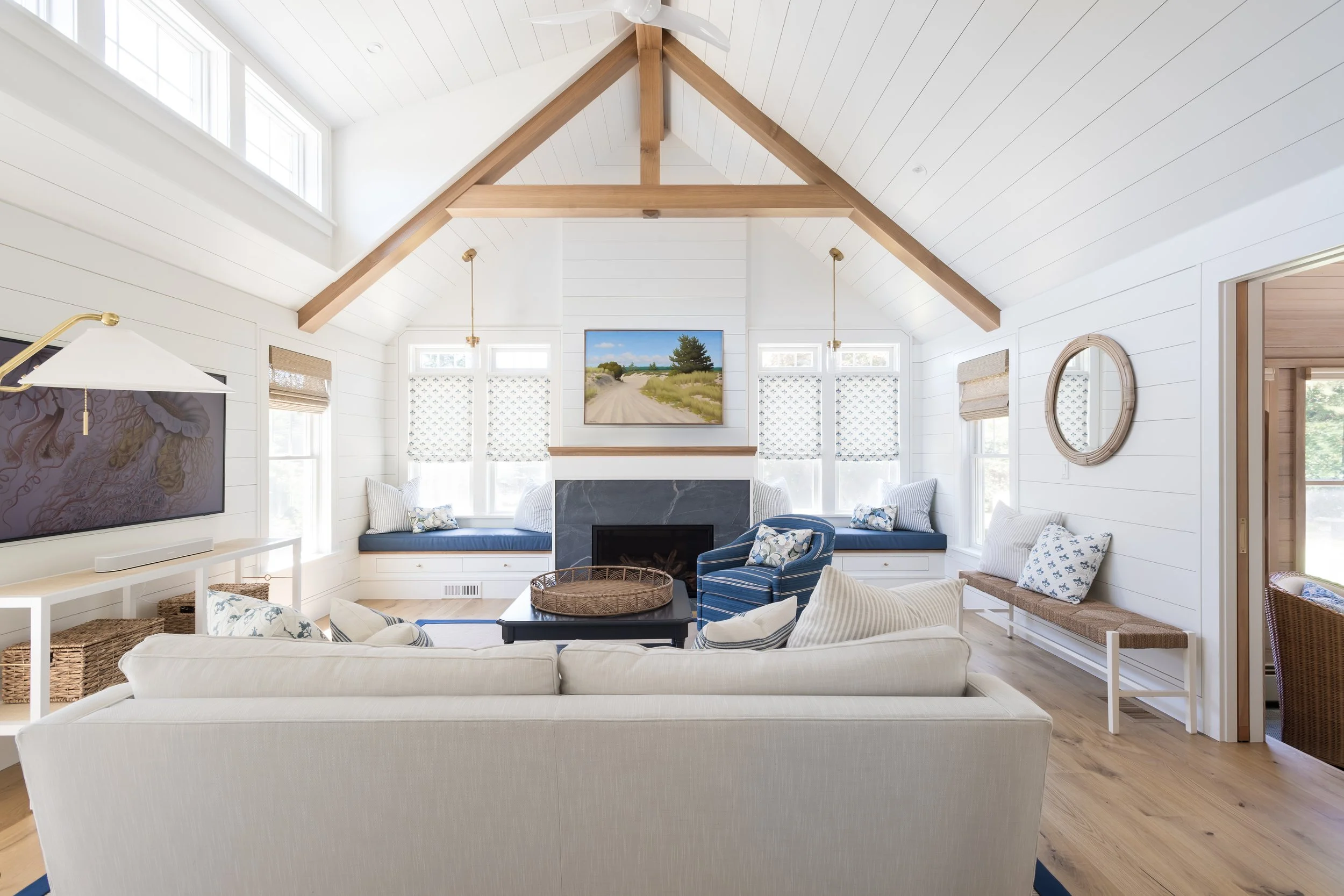 2023_Pinsky_Orleans_31_IN_living room_Metropolitan.jpg