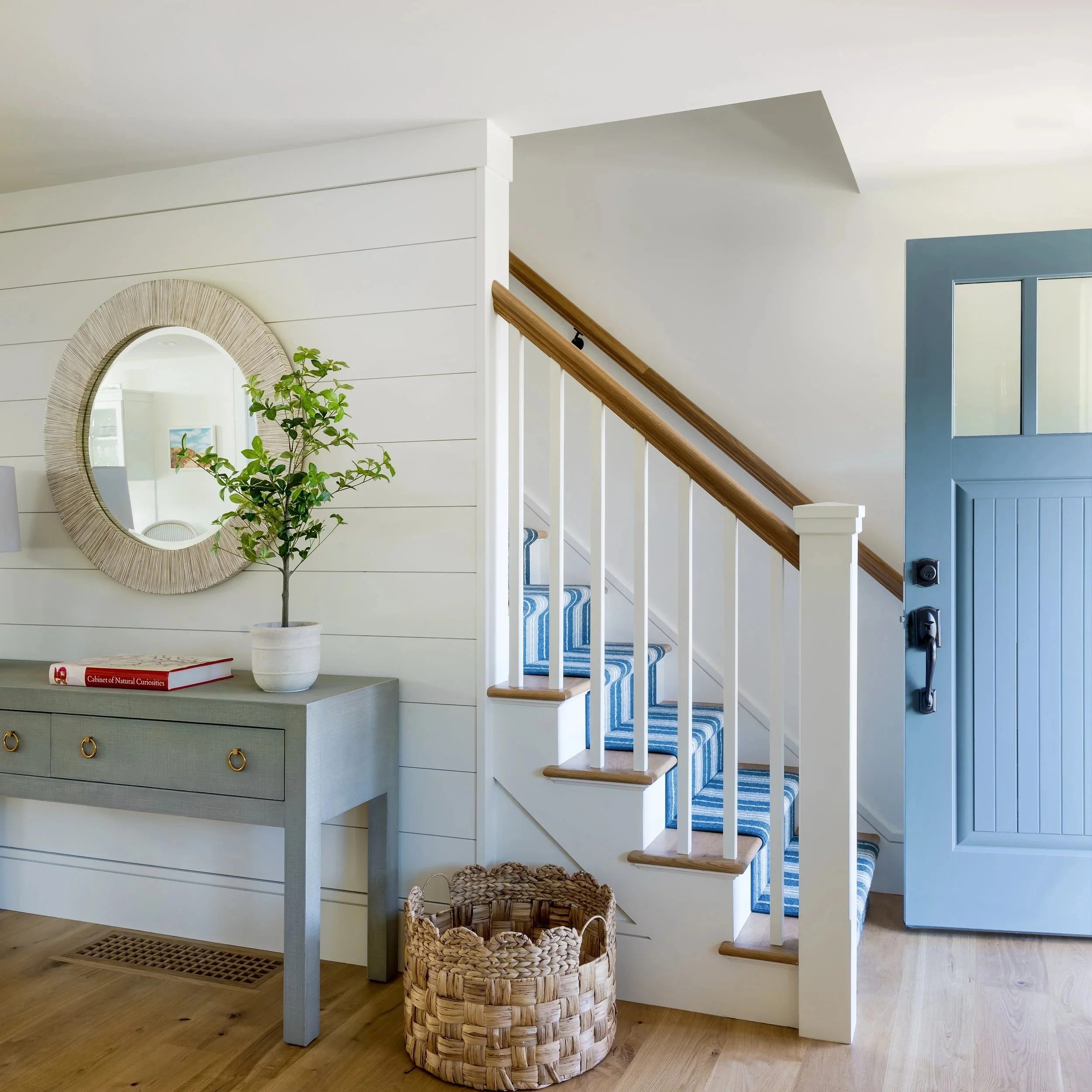 2023_Pinsky_Orleans_28_IN_stairs_Metropolitan.jpg