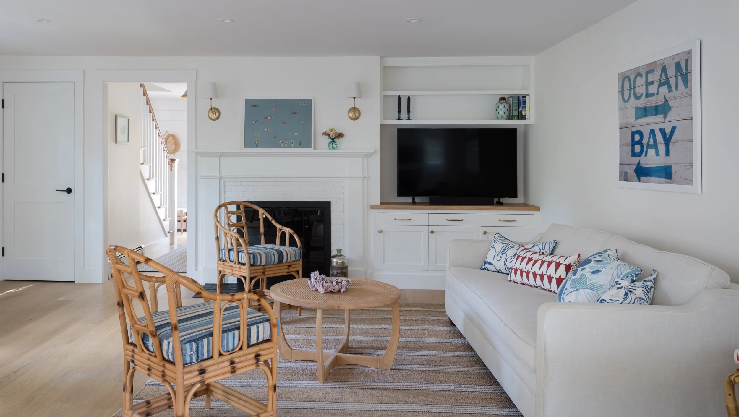 2024_Croke_Orleans_13_IN_living room_Metropolitan.jpg