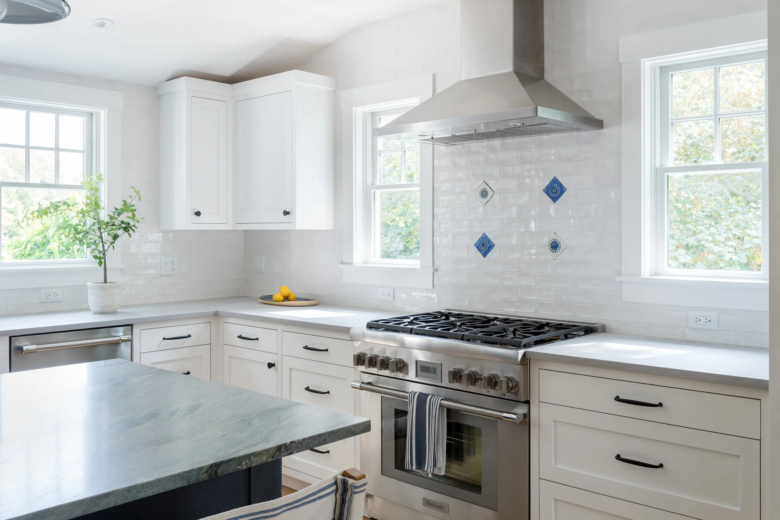 2024_Croke_Orleans_28_IN_kitchen stove detail_Metropolitan.jpg