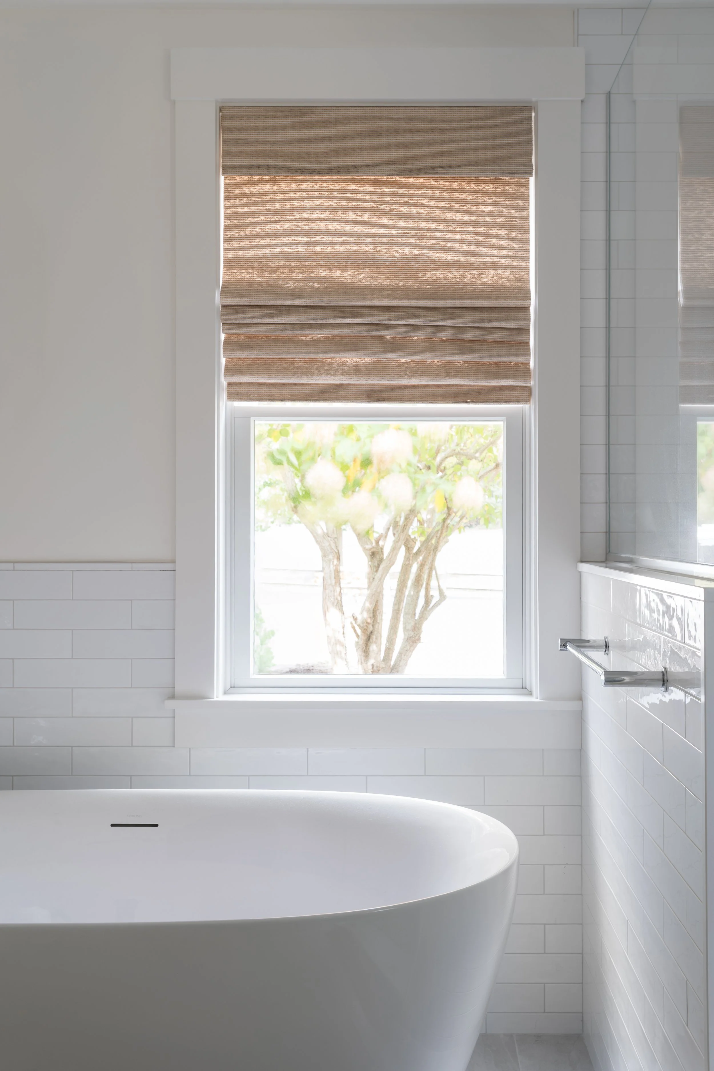 2024_Croke_Orleans_59_IN_bathtub detail_Metropolitan.jpg
