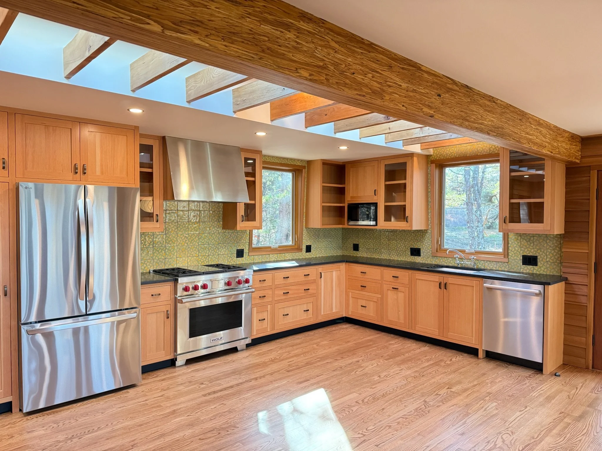2025_Roland_Goldberg_Wellfleet_33_IN_kitchen_Sweeney.JPG