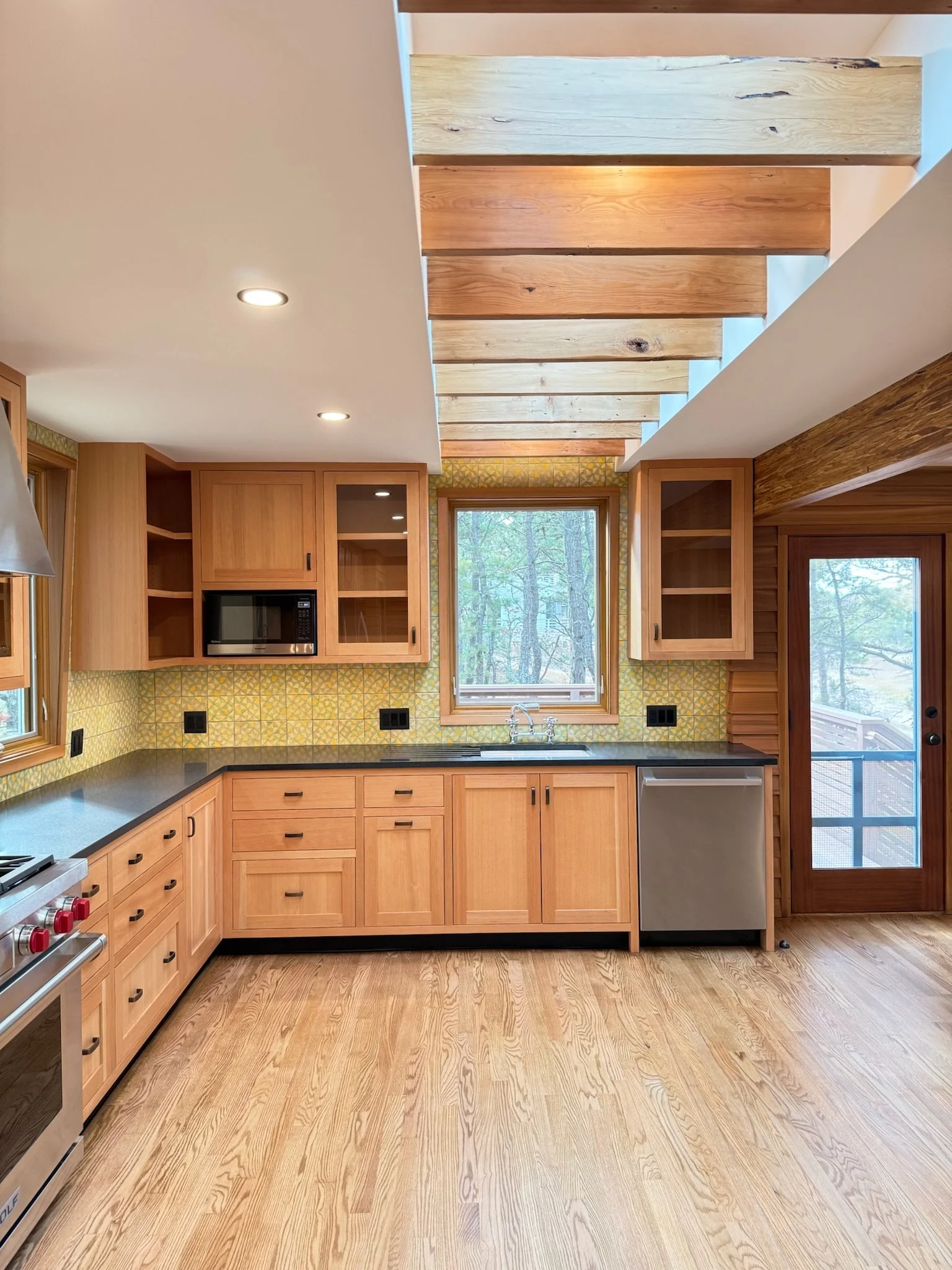 2025_Roland_Goldberg_Wellfleet_36_IN_kitchen_Sweeney.JPG