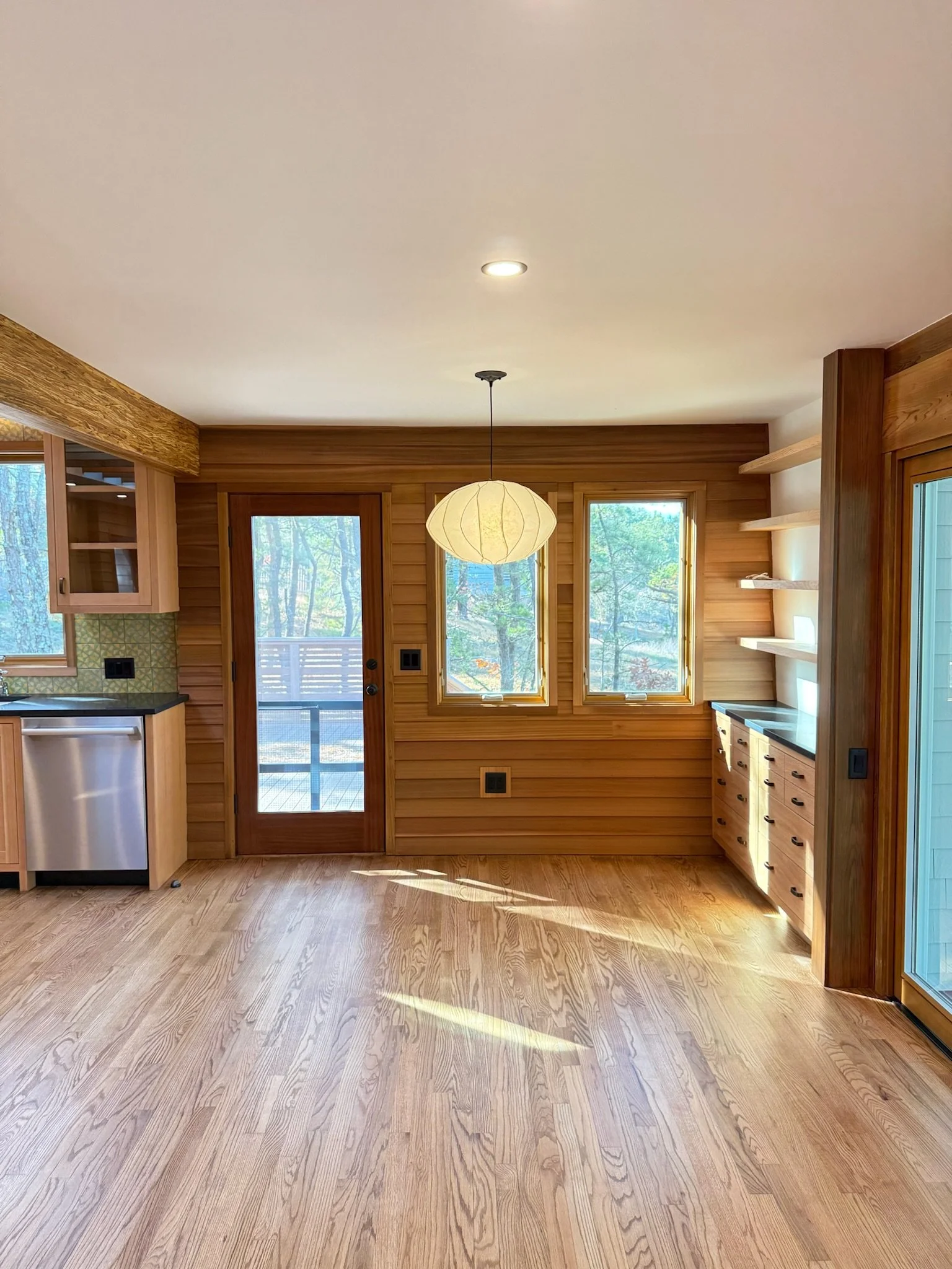 2025_Roland_Goldberg_Wellfleet_39_IN_kitchen_Sweeney.JPG