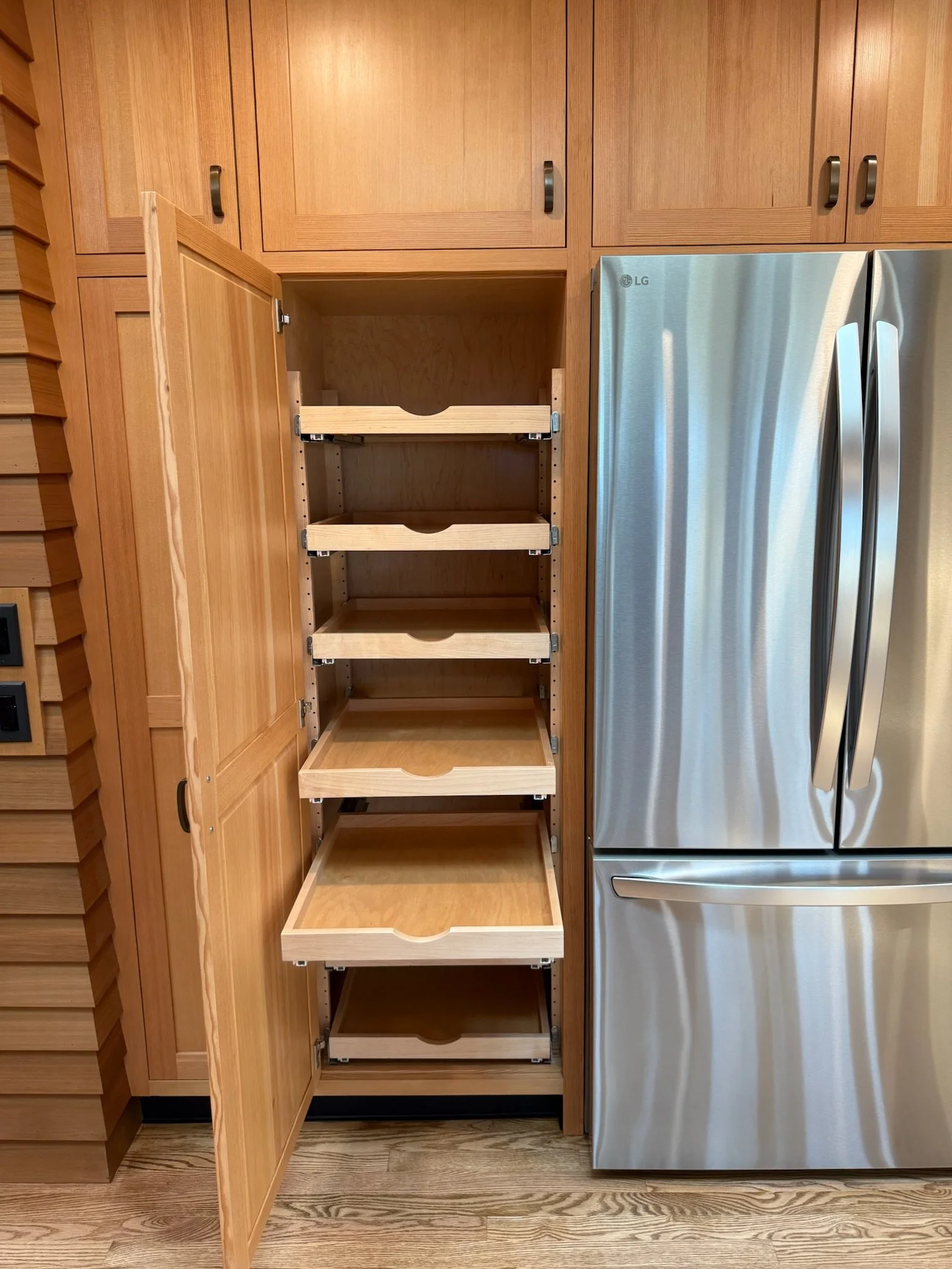 2025_Roland_Goldberg_Wellfleet_43_IN_kitchen cabinet detail_Sweeney.JPG