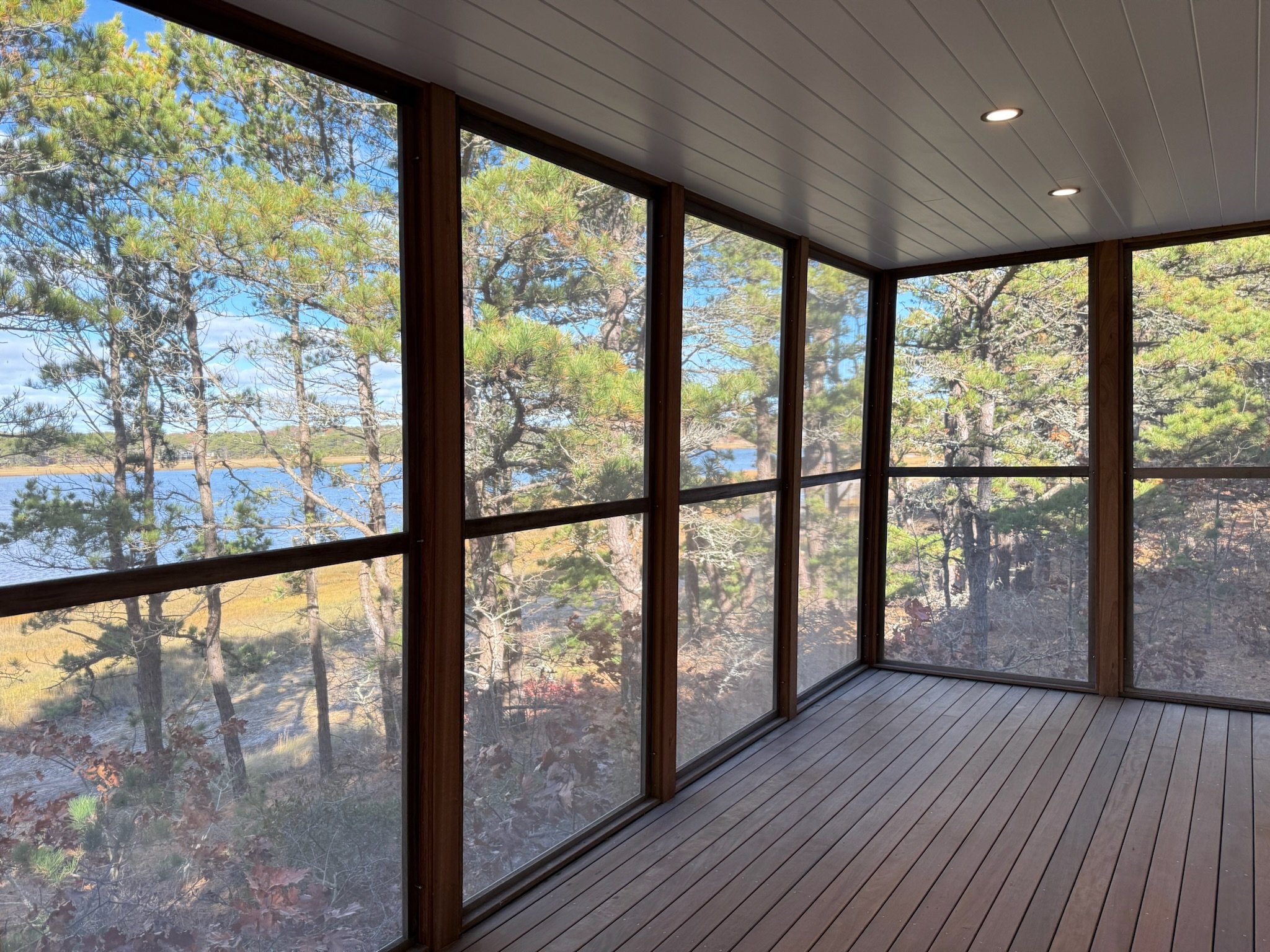 2025_Roland_Goldberg_Wellfleet_55_IN_sunroom_Sweeney.JPG