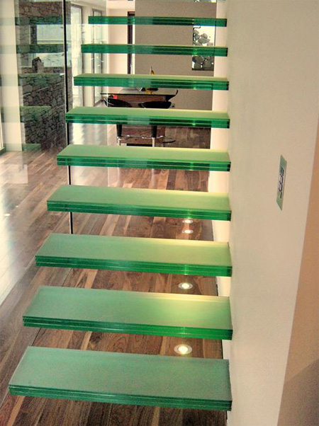 cantilever_glass_staircase22.jpg