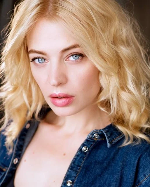 chloe1.jpg