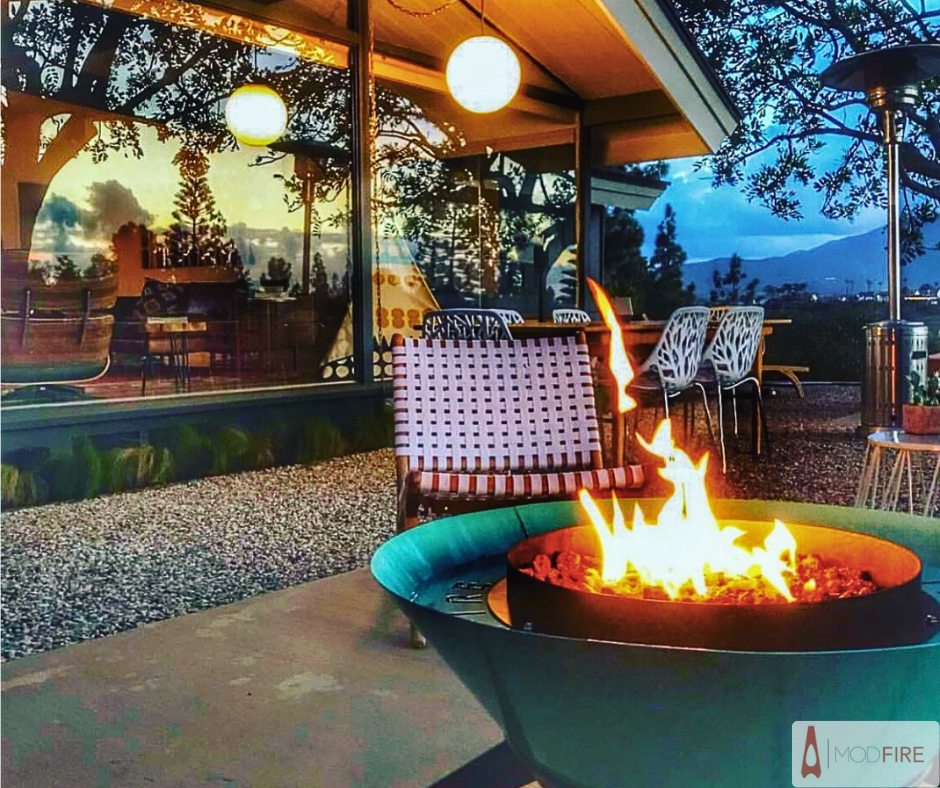 Modern Outdoor Fireplaces in Paradise Valley: Where Design Meets Desert Luxury