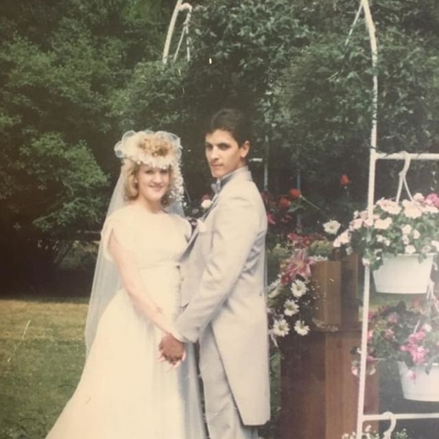 Happy Anniversary Mom and Dad...cheers to many more! Gotta love these wedding trends! @muldertaylor ⠀⠀⠀⠀⠀⠀⠀⠀⠀
⠀⠀⠀⠀⠀⠀⠀⠀⠀
#reallove #anniversary #weddingday #bighair #flowercrown #loveisforever #wedding