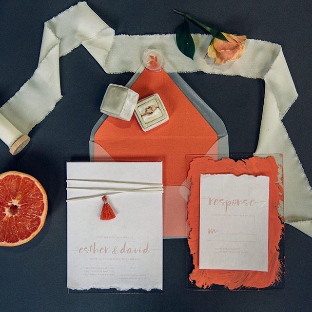 Handmade paper
Deckled edge
Acrylic
Vellum 
Envelope liner
Wrap and tassel accent =❤️🔥😍 ⠀⠀⠀⠀⠀⠀⠀⠀⠀
Kudos to the AMAZING team of vendors who came together to create this beautiful shoot (now featured on @weddingchicks ) ⠀⠀⠀⠀⠀⠀⠀⠀⠀
photographer / Adven