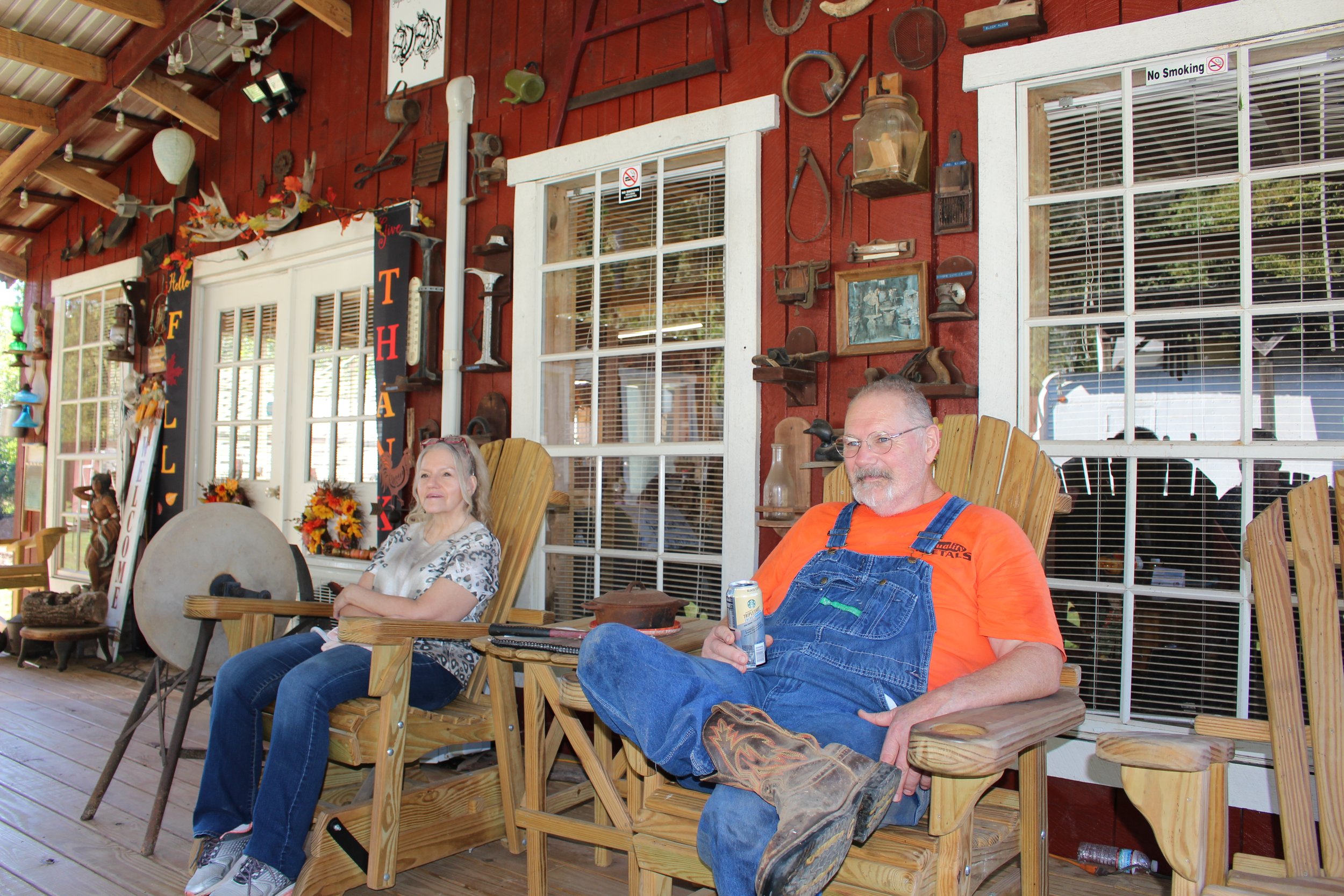  Johnny Smith and wife Brenda of Sugar Creek Carriage Company, Nashville TN relaxing during our BWFA visit on their country home porch. 