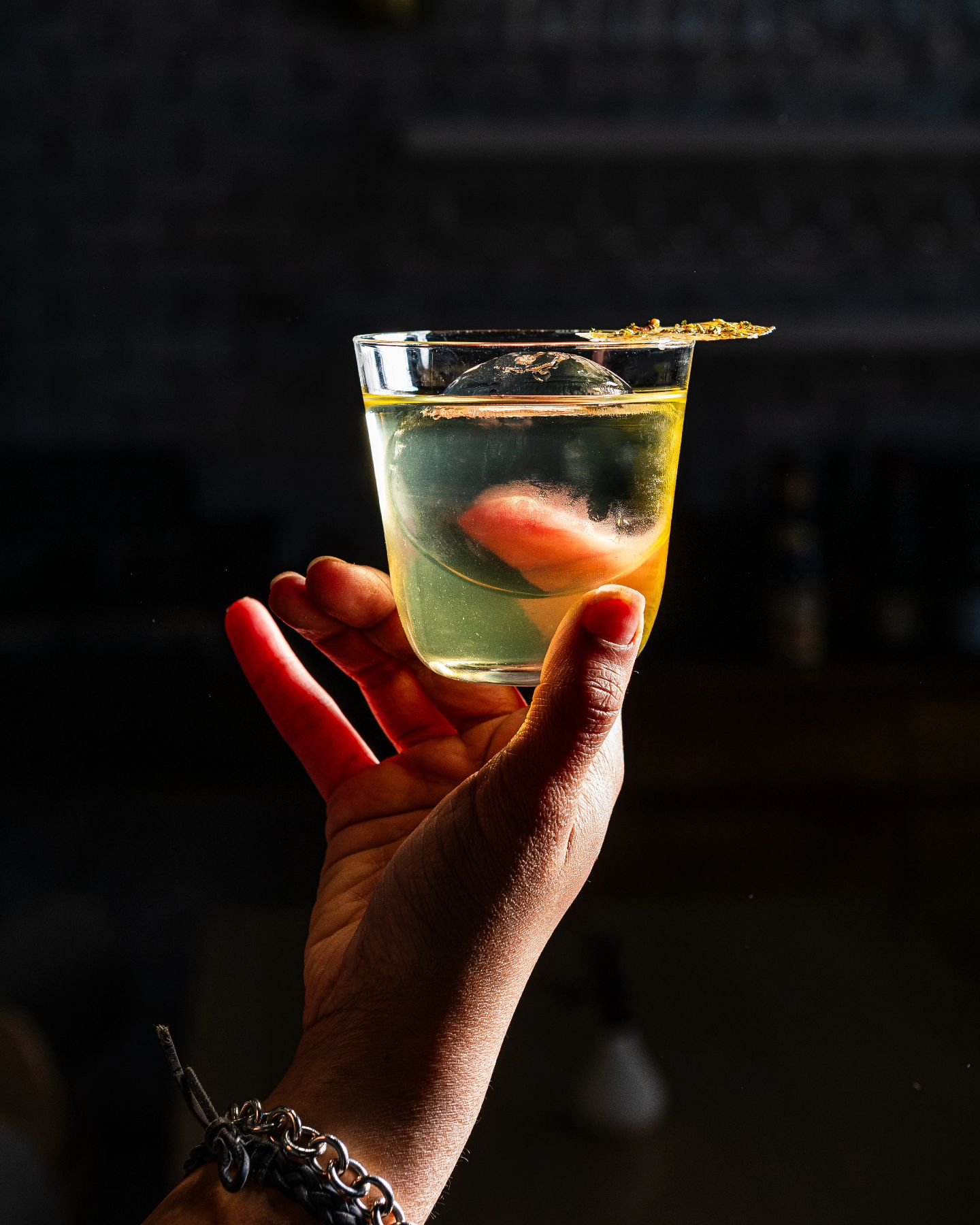 First post in three and half years! -  𝒄𝒍𝒂𝒓𝒊𝒕𝒚 - I've had the pleasure of making many clarified milk punches, and I just love the process and sharing them. Isomalt tuile garnish was also 🔥. 📸 @reylopezphoto_ love working with him for the bes
