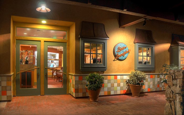 BISTRO BEAUJOLAIS CARMEL PLAZA (OCEAN AVE. & MISSION ST.) (831) 624-5600 • WEBSITE Bistro Beaujolais offers alfresco dining in a lush garden atmosphere, plus a restaurant setting that surrounds guests with visual delights like hand- painted murals and outdoor seating around a fire pit on a heated patio.