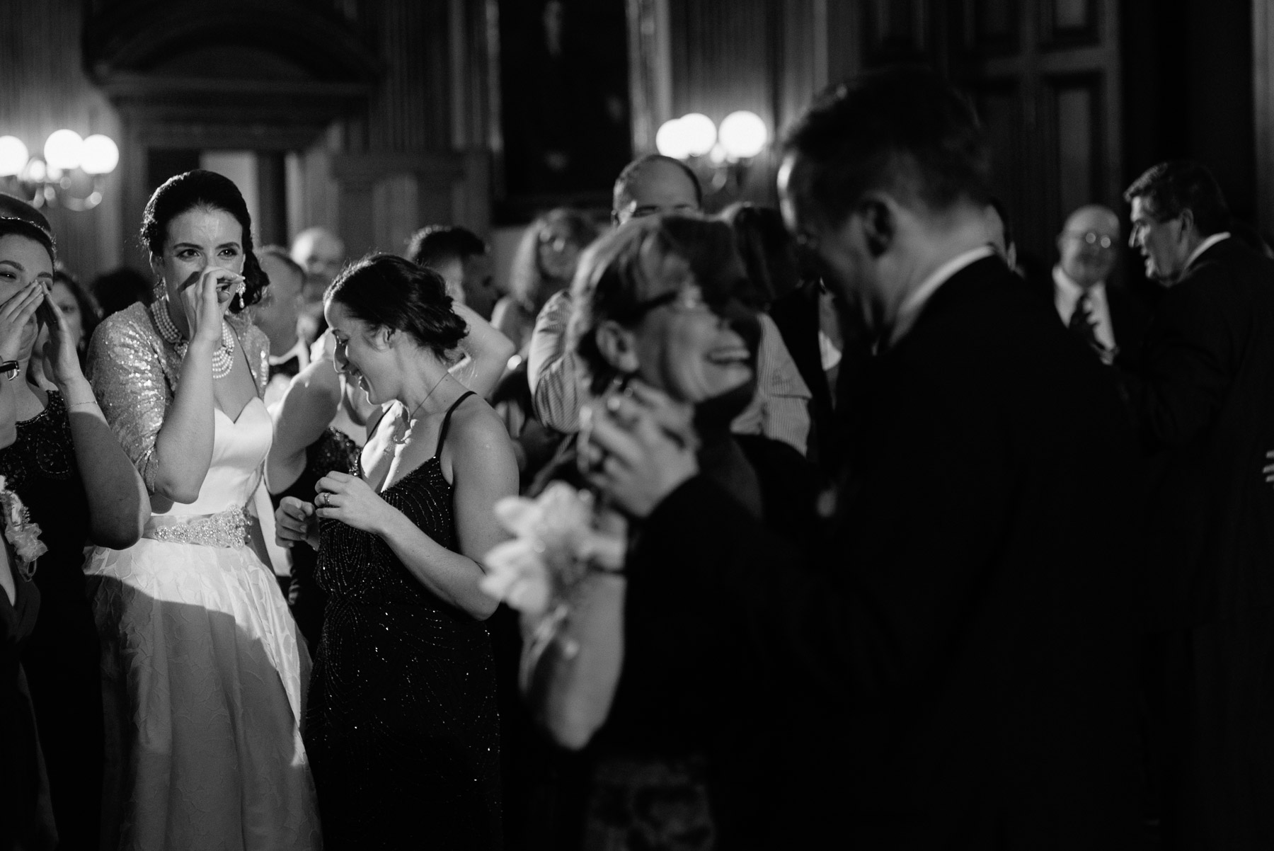 college-physicians-wedding-29.jpg