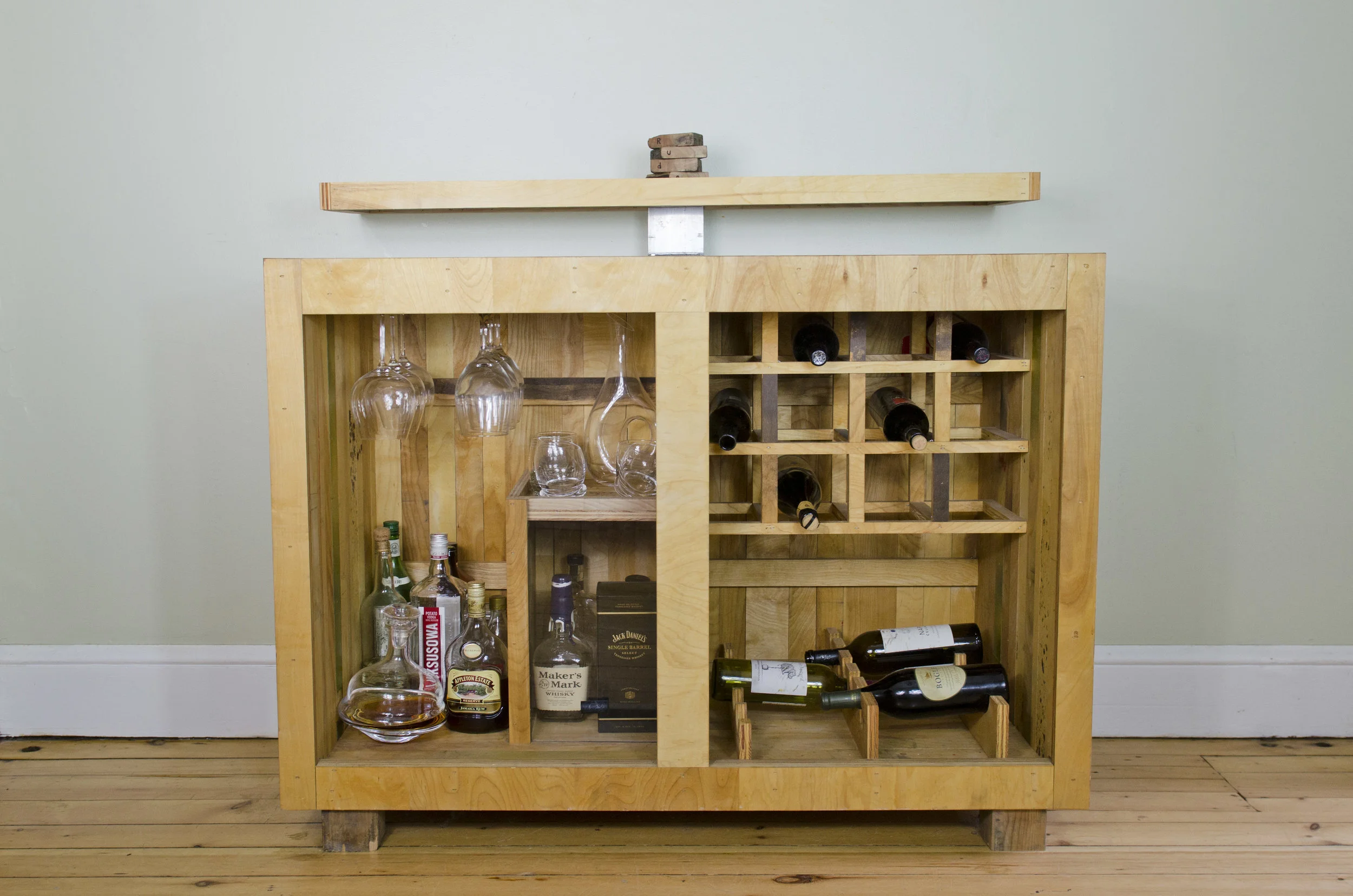 Wine caddy & wet bar.