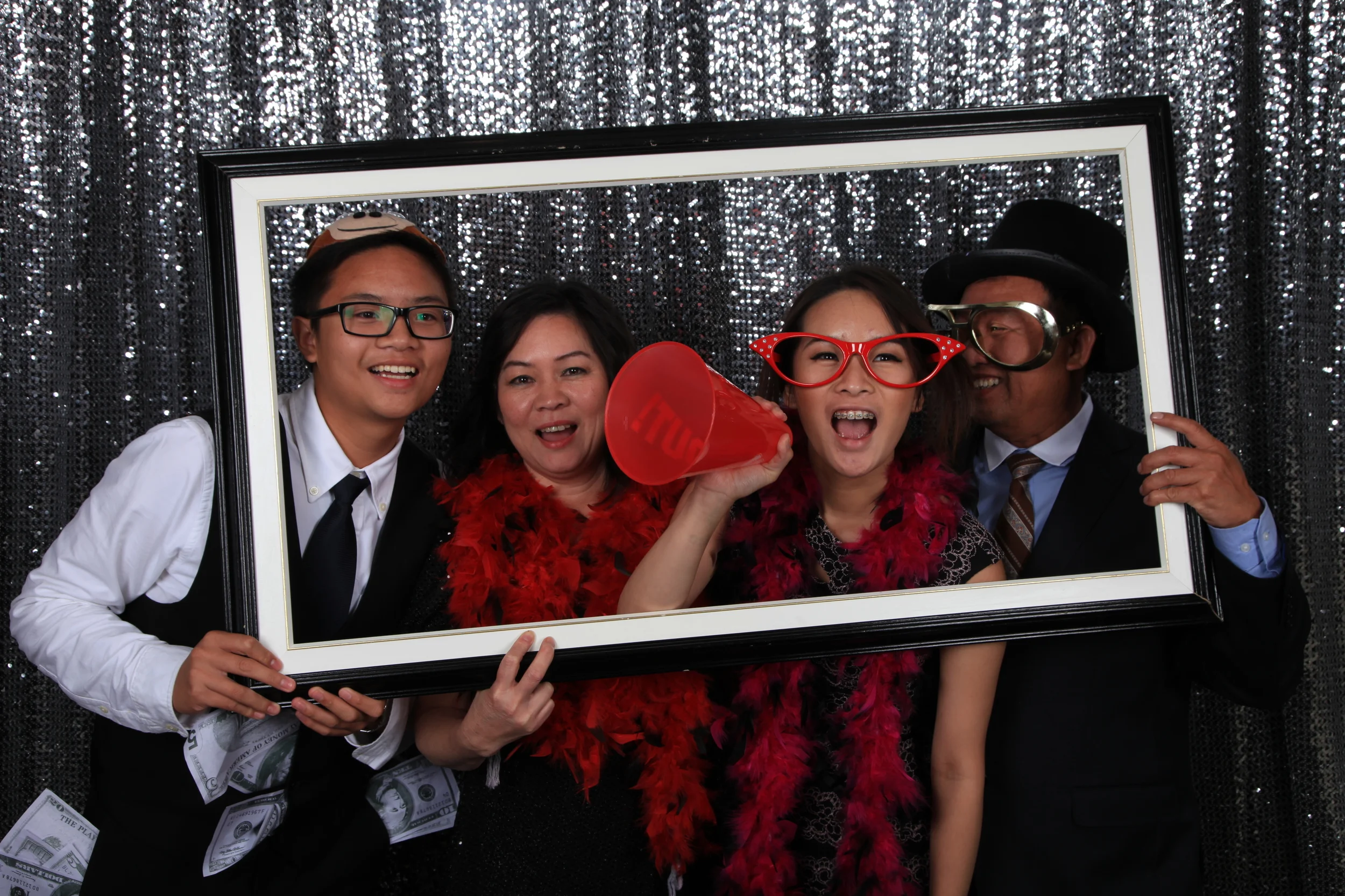 105-(cathy-mike-photobooth).jpg
