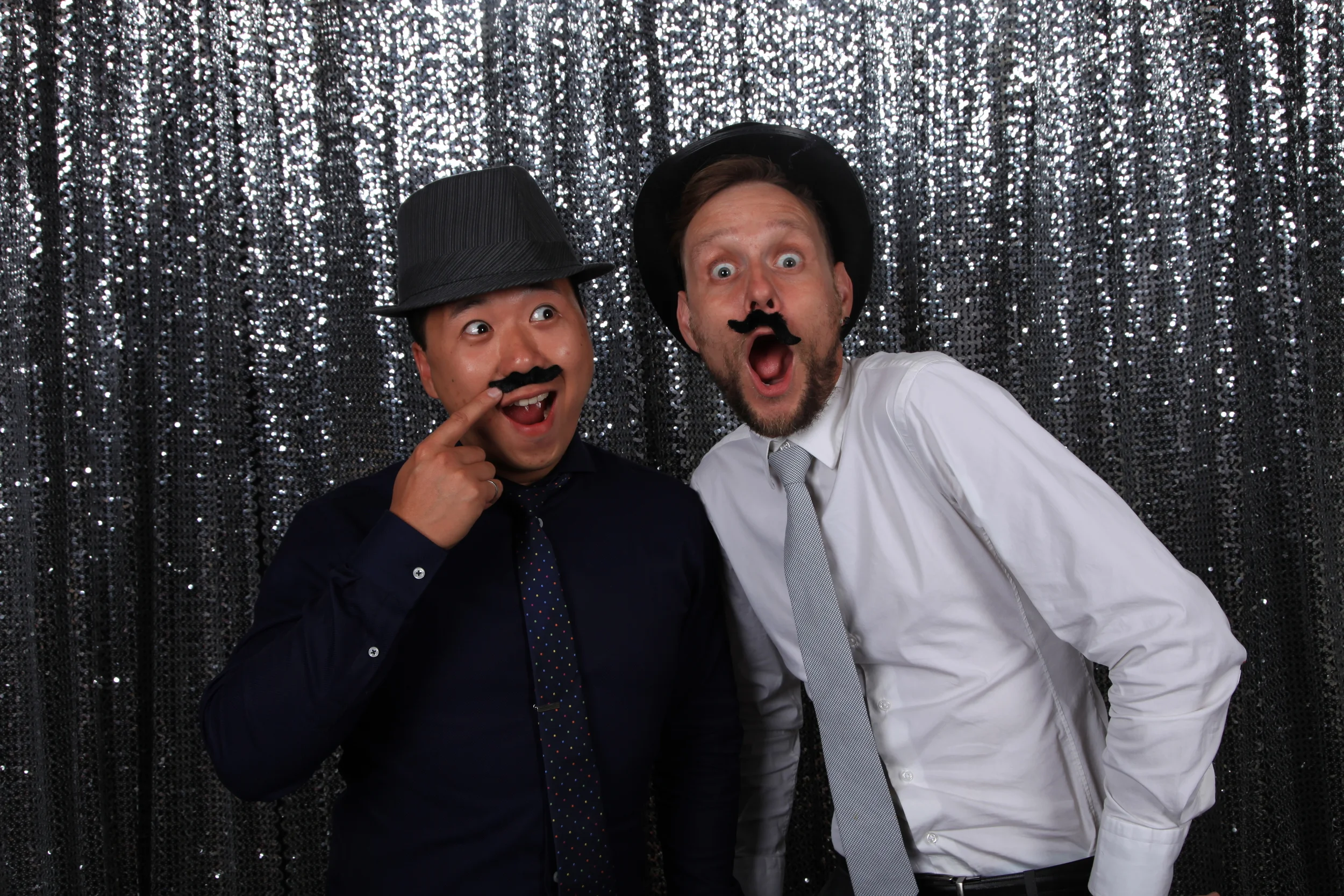 188-(cathy-mike-photobooth).jpg