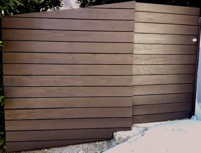 Hollywood+Hills+-+wood+gate.jpg