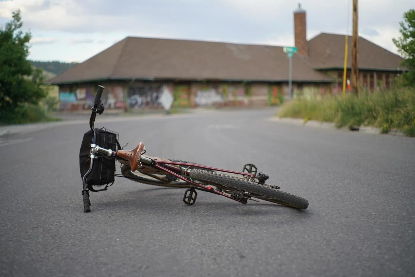 Nothing like a nice roll around the neighborhood in the evening, catching the good light, taking in the sights, trying to commit them to memory in this boom town. #boomtown #alter_bozeman