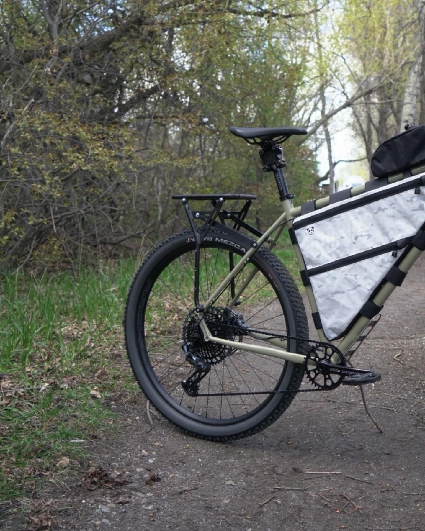 Very cool custom @eskercycles Lorax for our pal Steve who is taking off on the Great Divide  Mountain Bike Route this summer. Lots of nice parts and a focus on durability and comfort🫡.