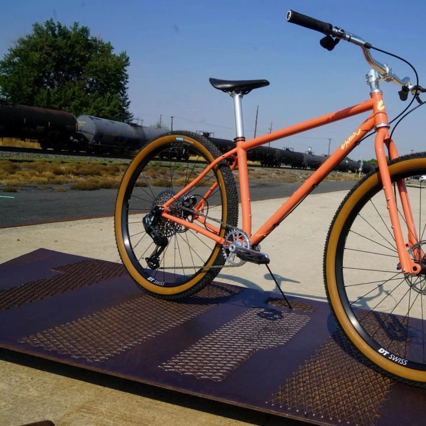 Can't beat the @sklarbikes PBJ, the perfect bike for all of your performance basket jamming! This one is staying here in Bozeman, pumped to see it jamming in the wild!