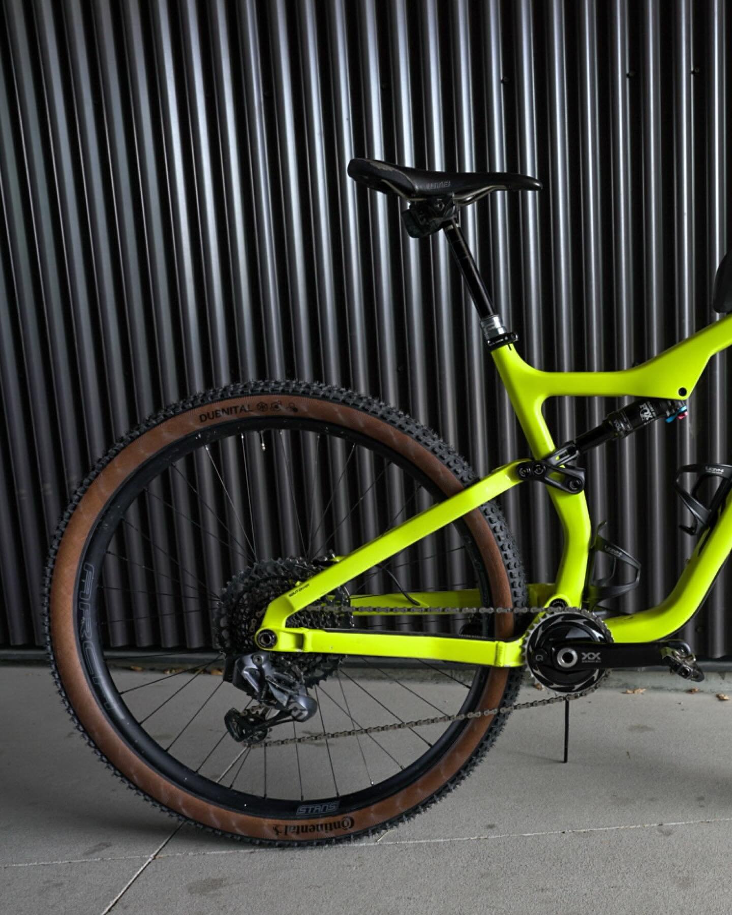 Sometimes you just have to fvck around and find out. A Leadville inspired semi-vintage @salsacycles Spearfish fresh off the stand for your consideration. Full sus, full drop. #alter_bozeman