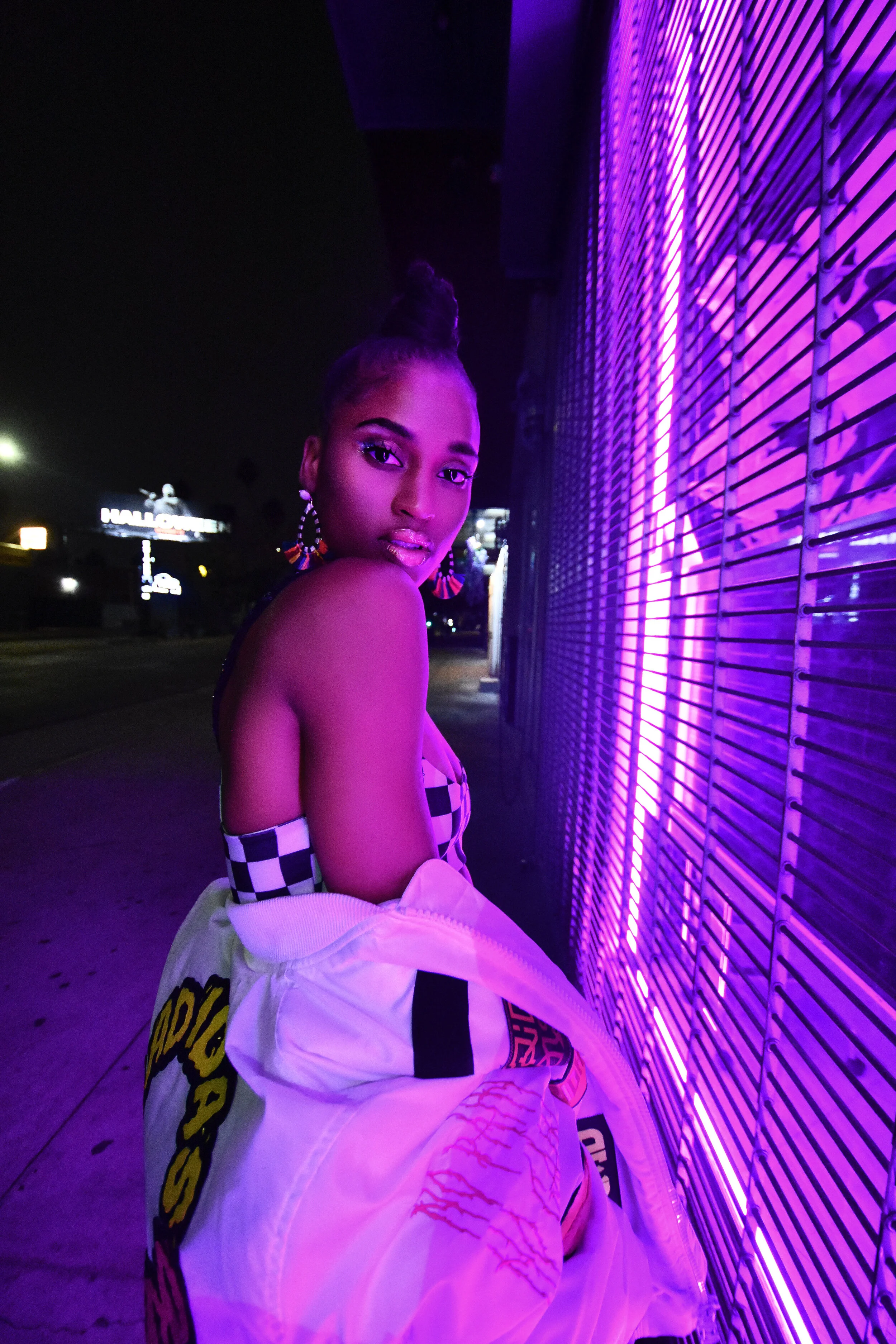 Neon 4.jpg