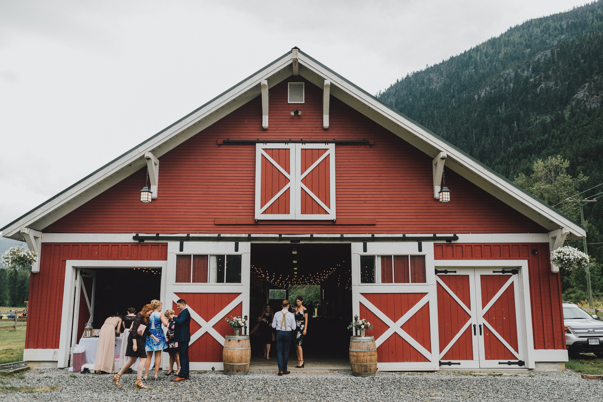 pemberton-riverlands-equestrian-red-barn-wedding (11 of 79).jpg