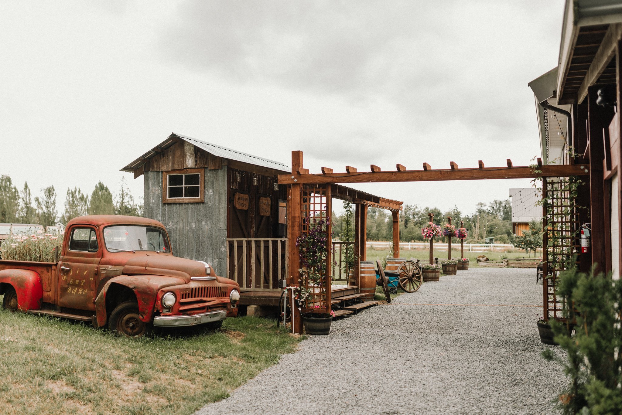 rustic-elegant-barn-wedding-thekoebels-16.jpg