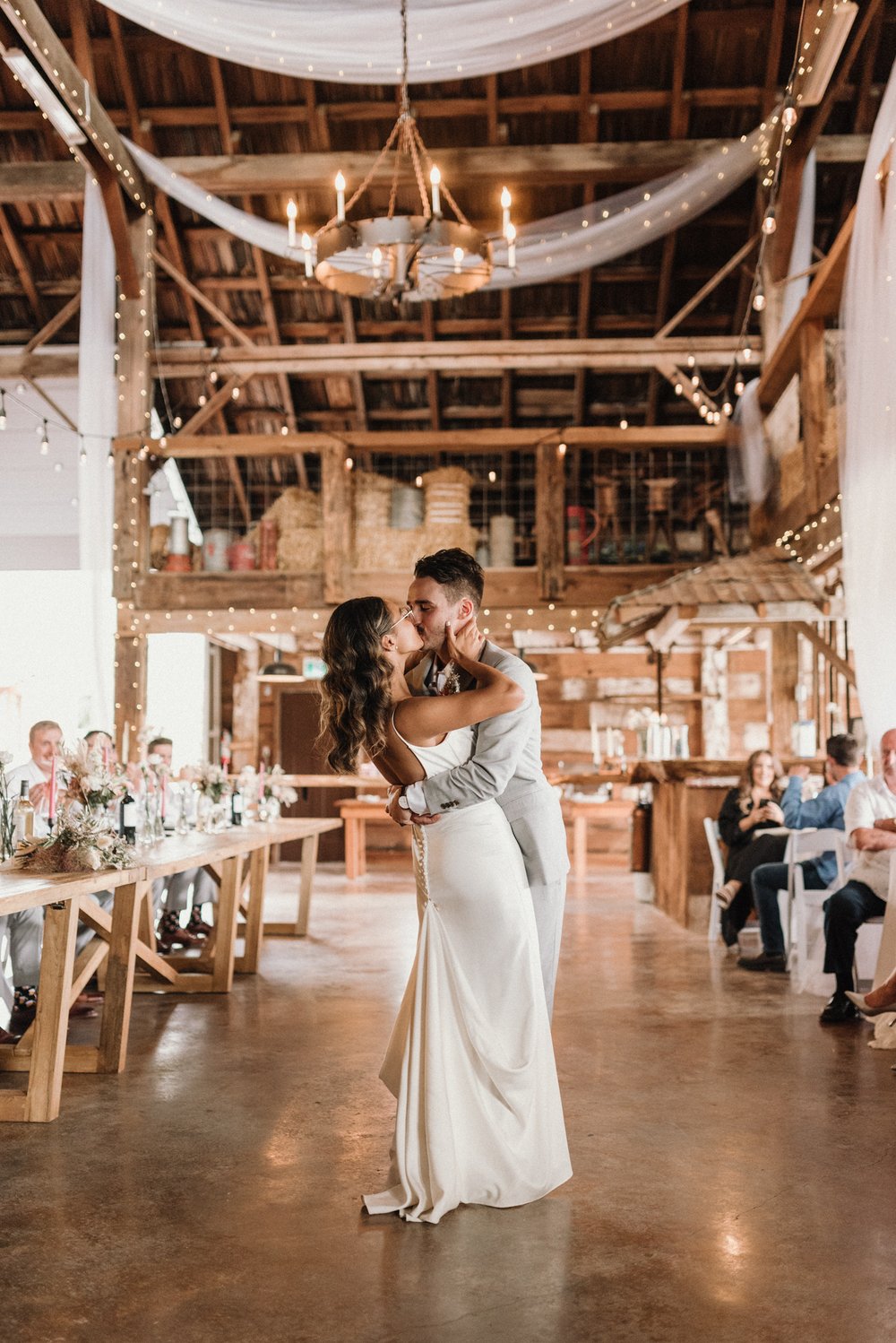 rustic-elegant-barn-wedding-thekoebels-106.jpg