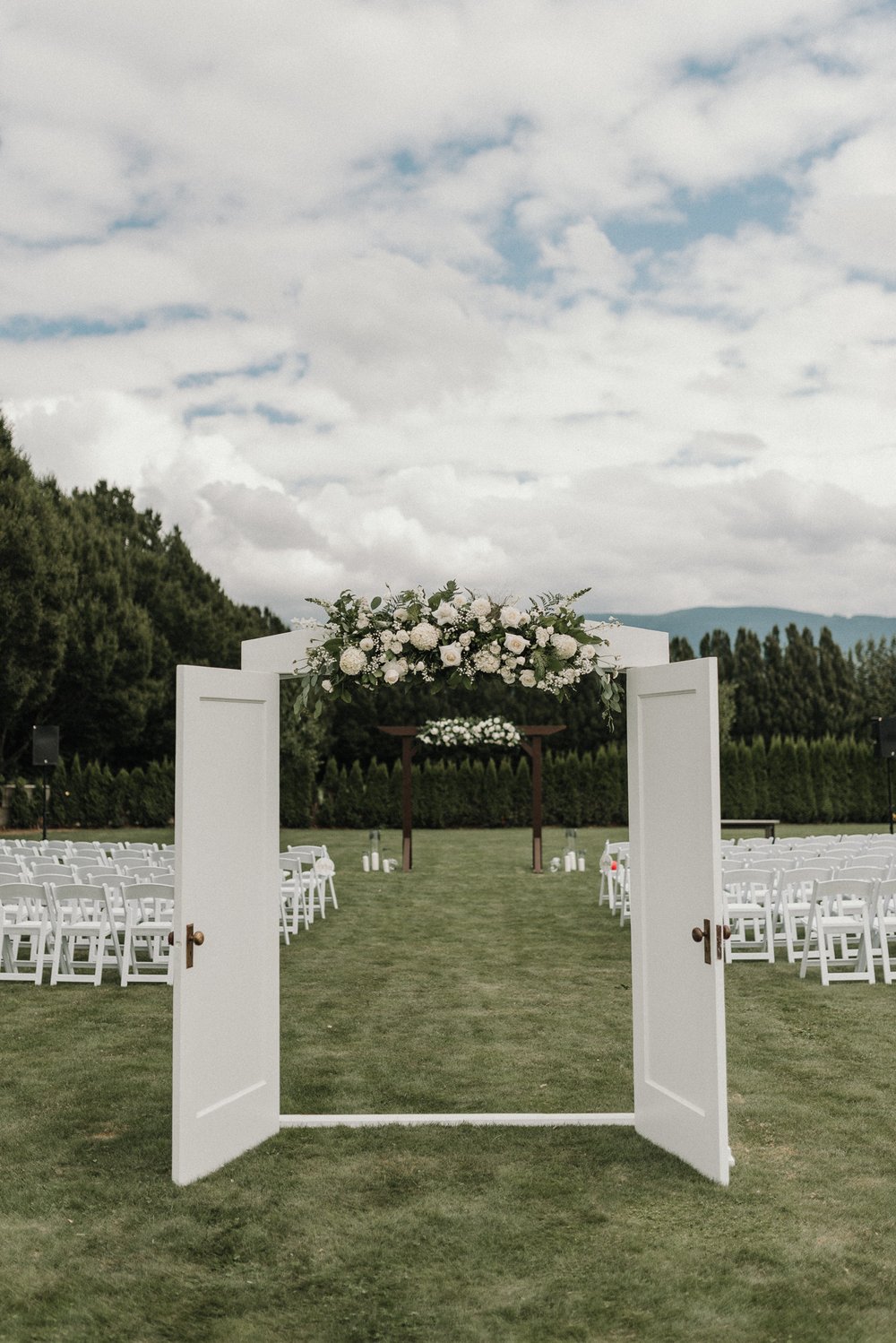 backyard-abbotsford-wedding-jessica-levi-29.jpg